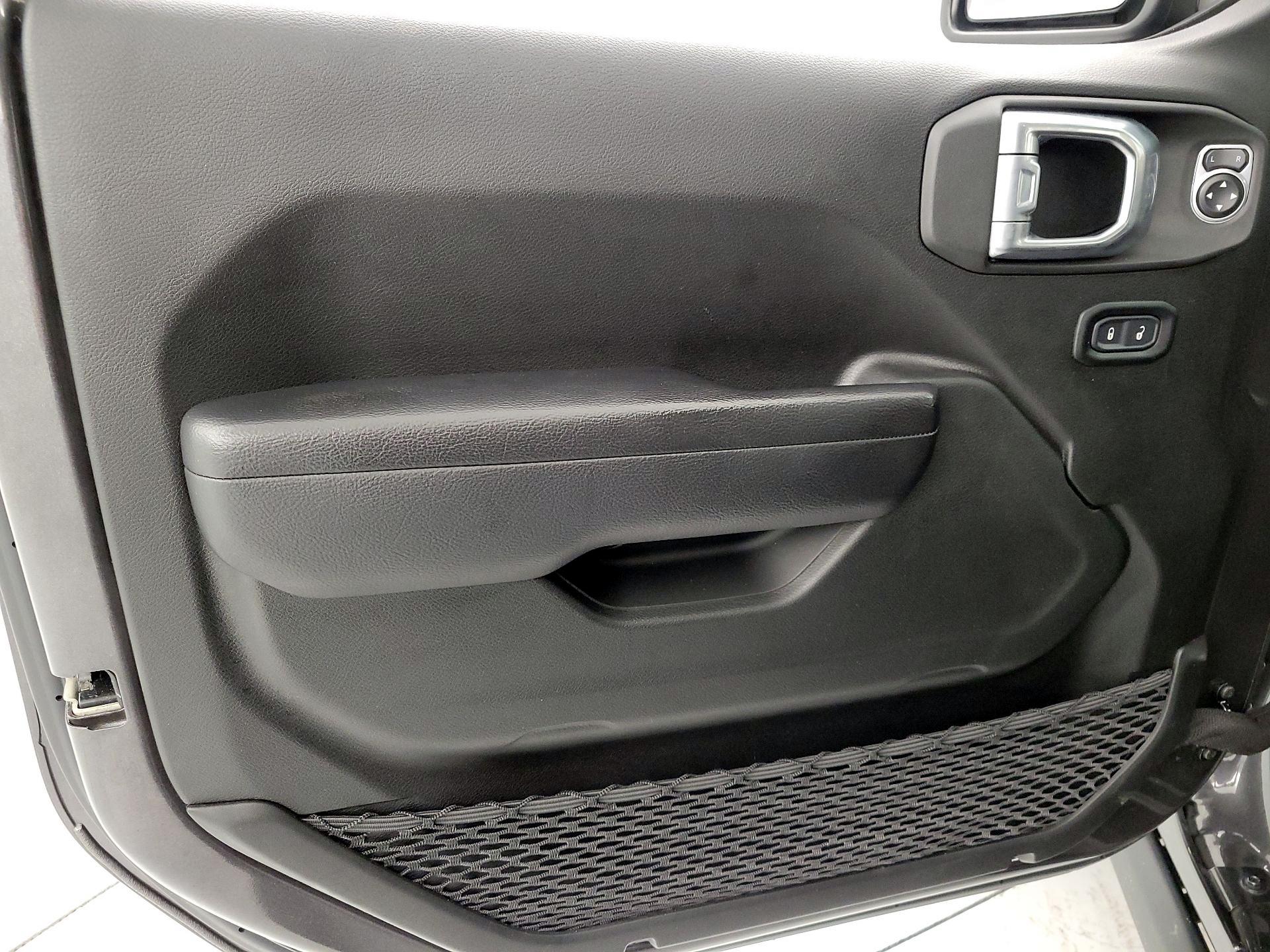 Thumbnail: 2023 Jeep Gladiator - 12