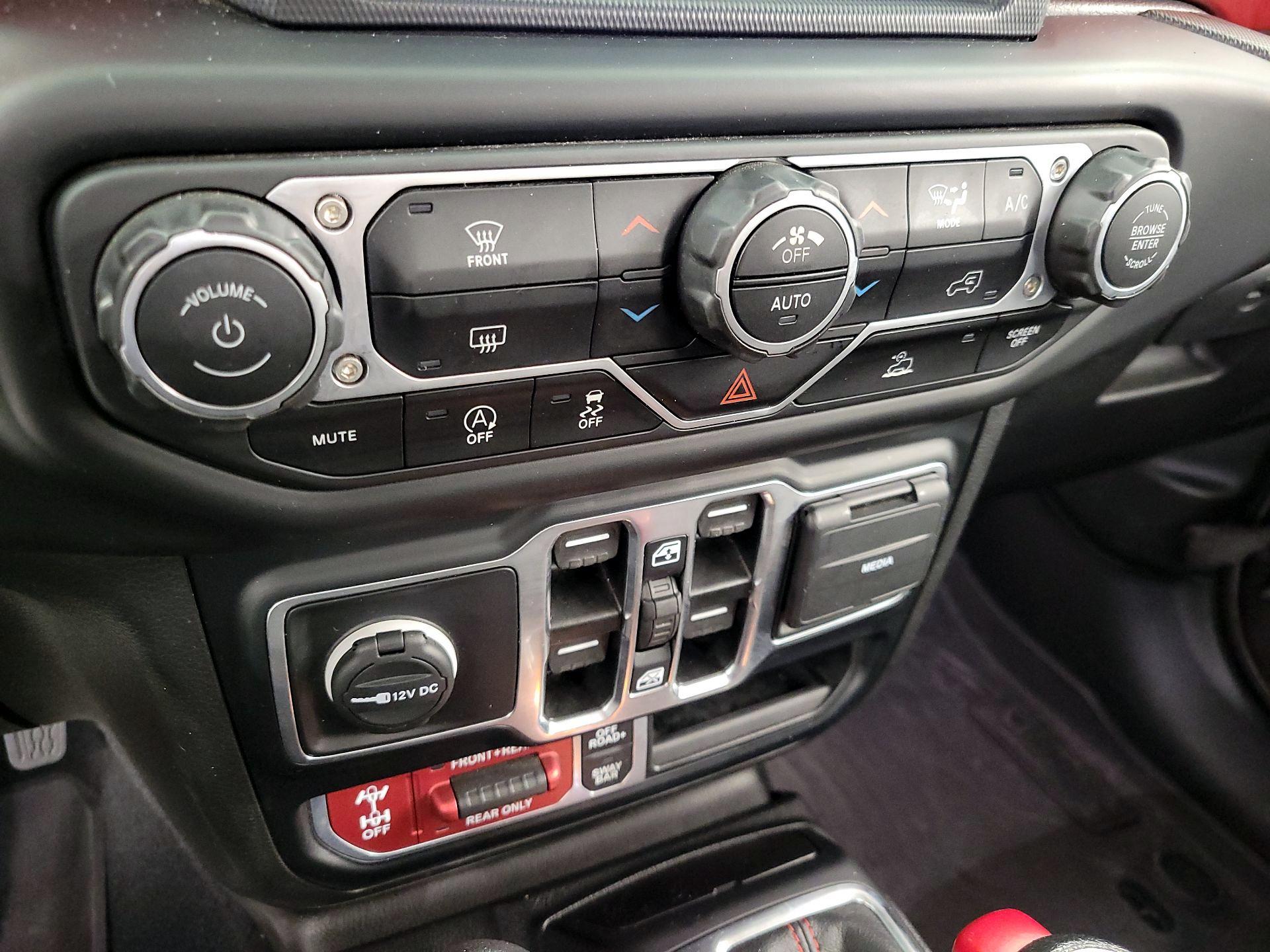 Thumbnail: 2023 Jeep Gladiator - 17