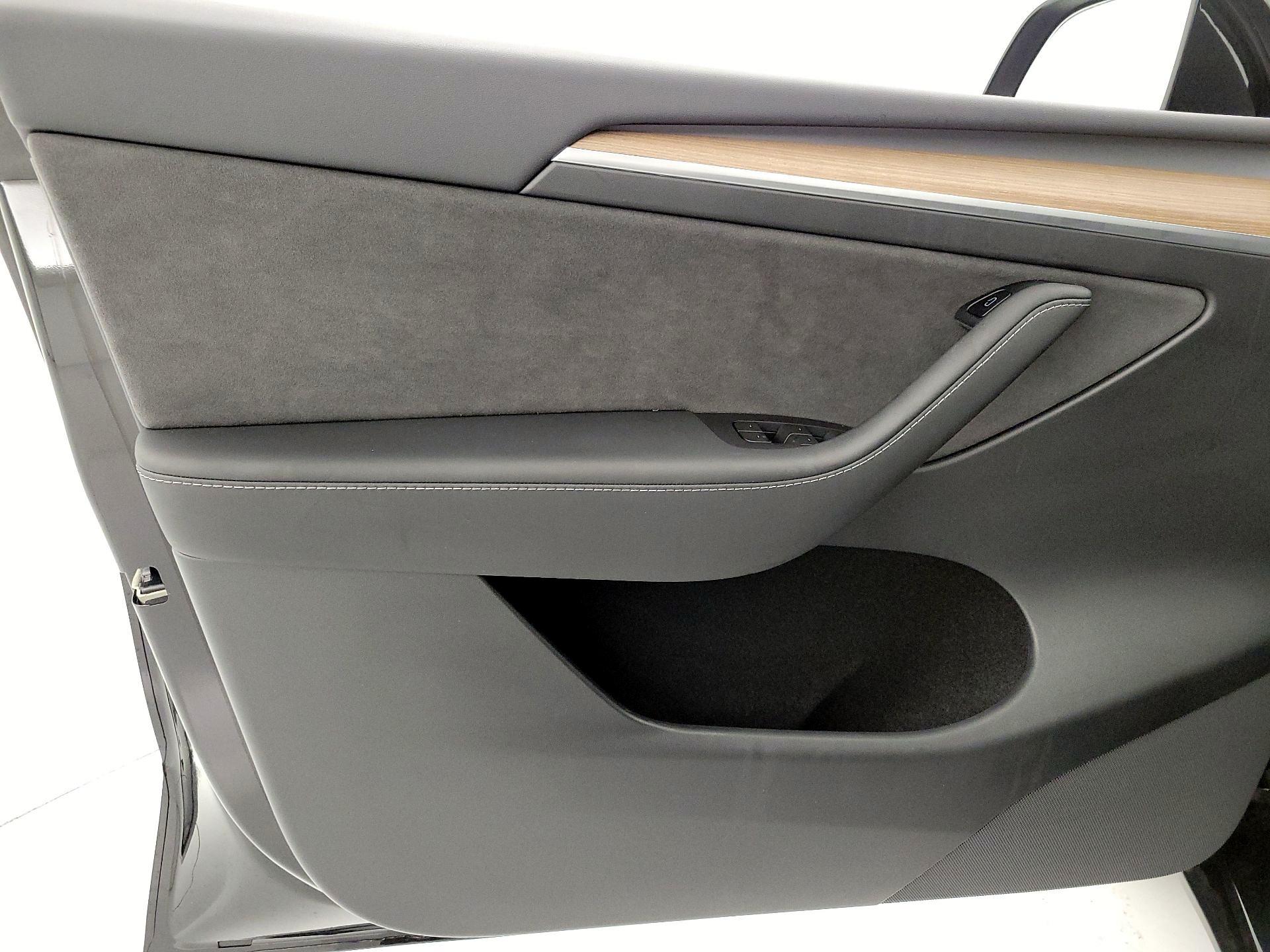 Thumbnail: 2022 Tesla Model Y - 12