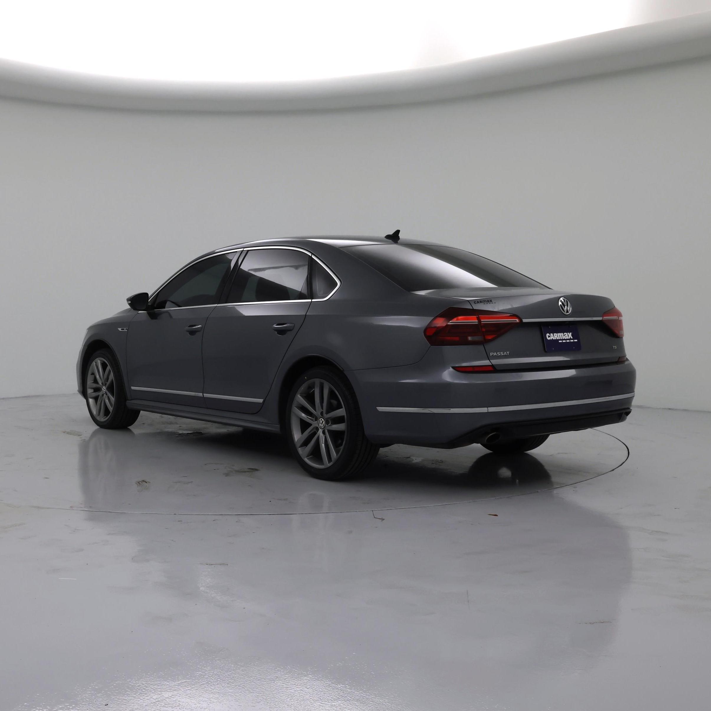 Thumbnail: 2017 Volkswagen Passat - 2