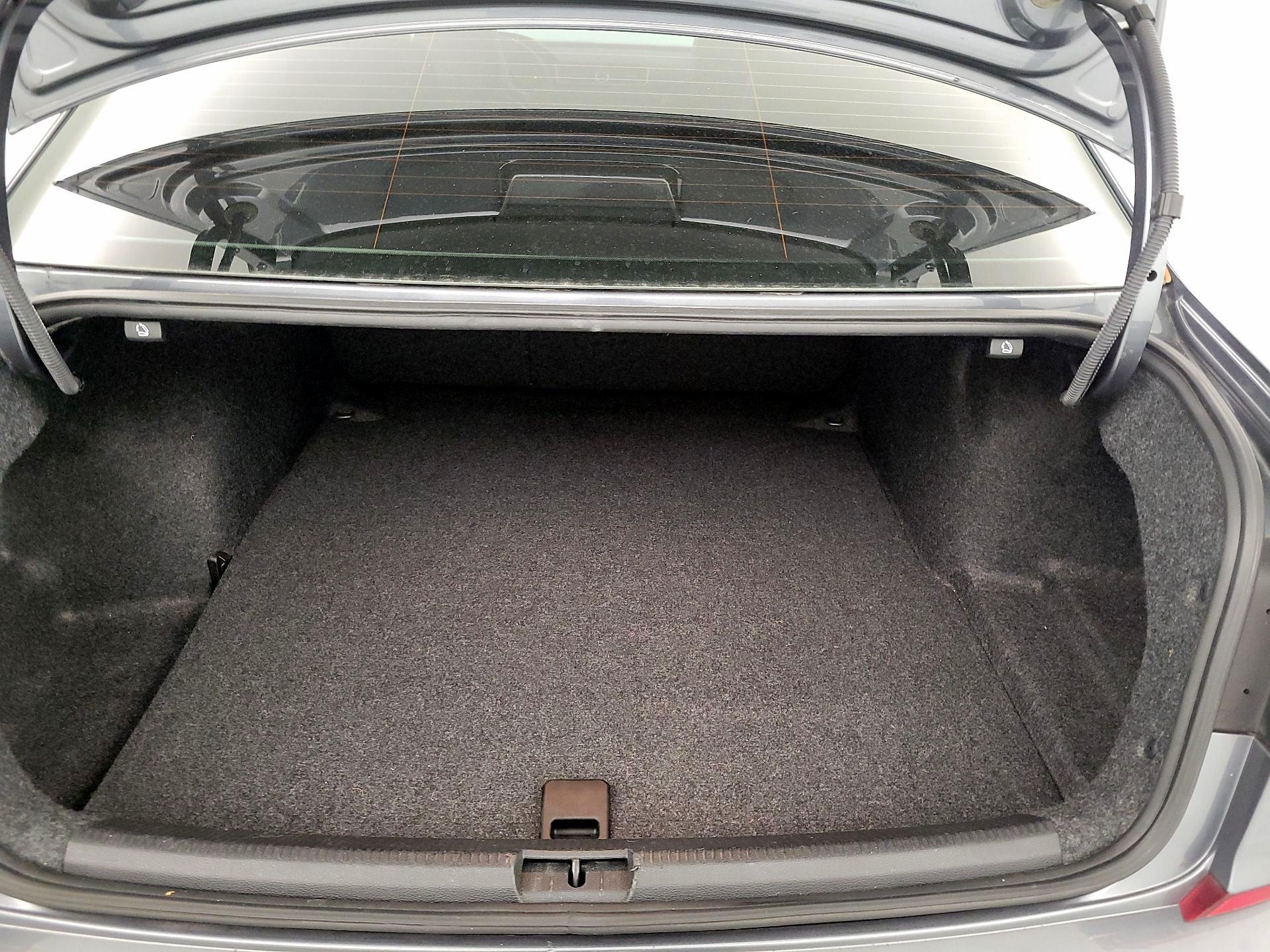 Thumbnail: 2017 Volkswagen Passat - 20