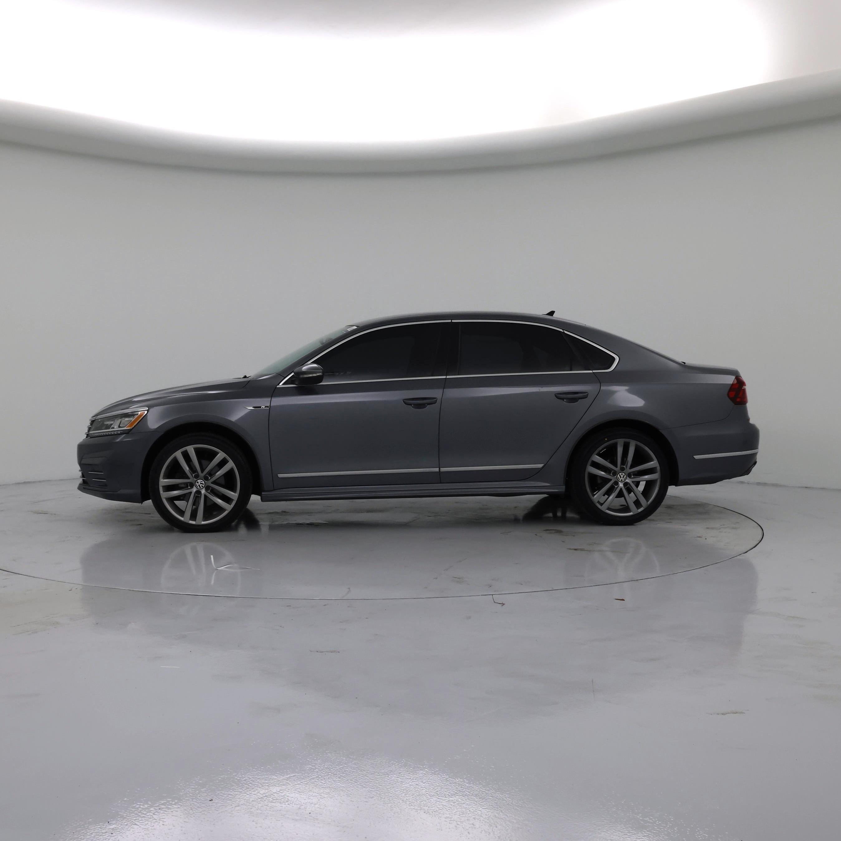 Thumbnail: 2017 Volkswagen Passat - 3