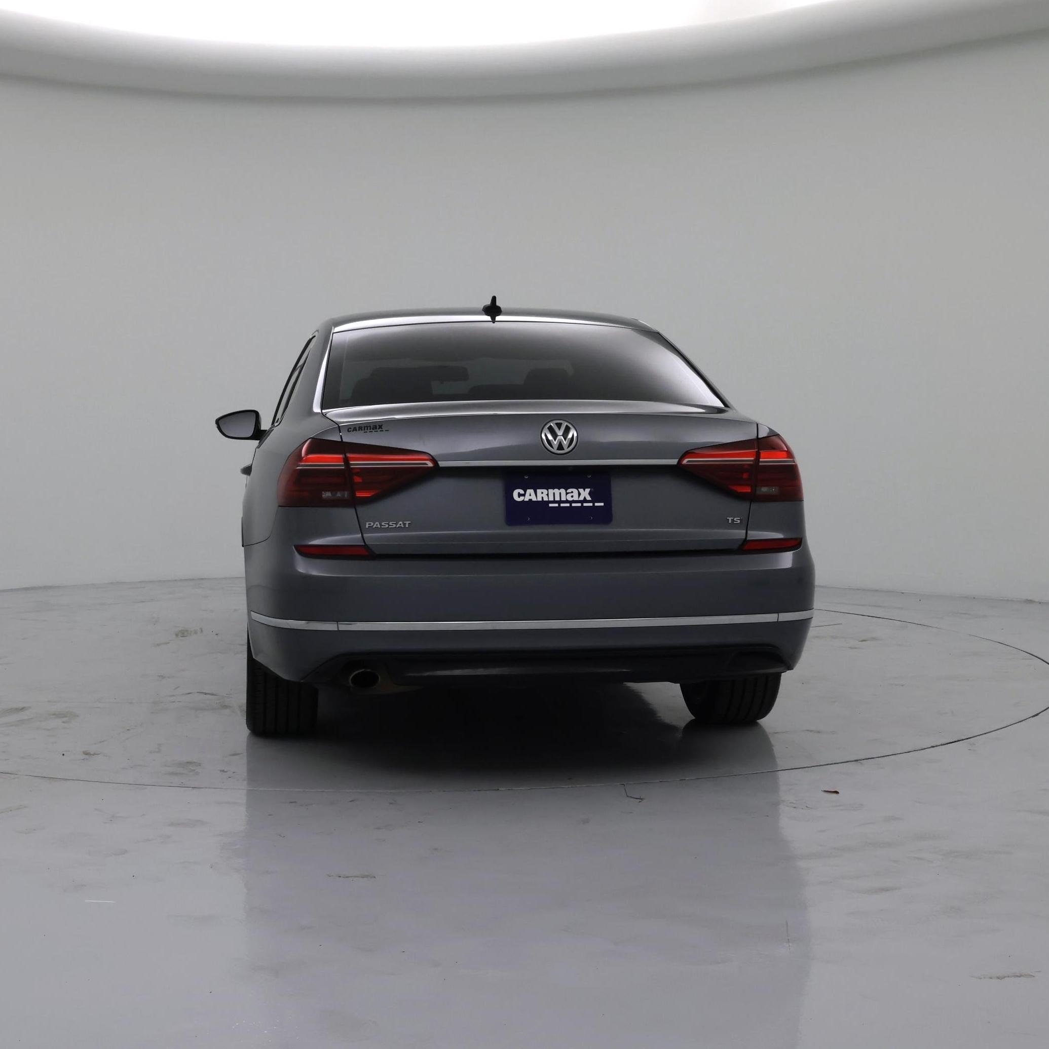 Thumbnail: 2017 Volkswagen Passat - 6