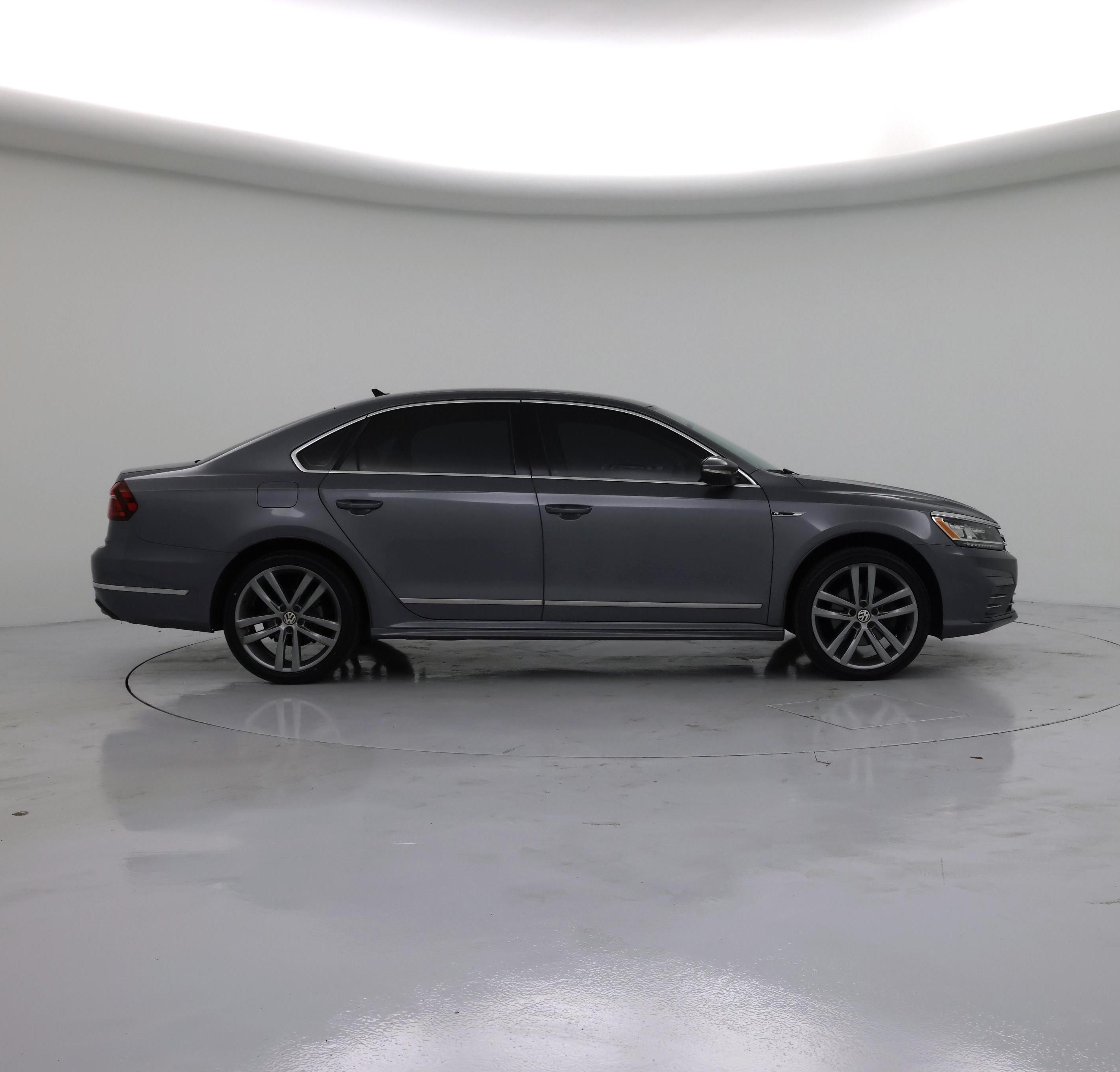 Thumbnail: 2017 Volkswagen Passat - 7