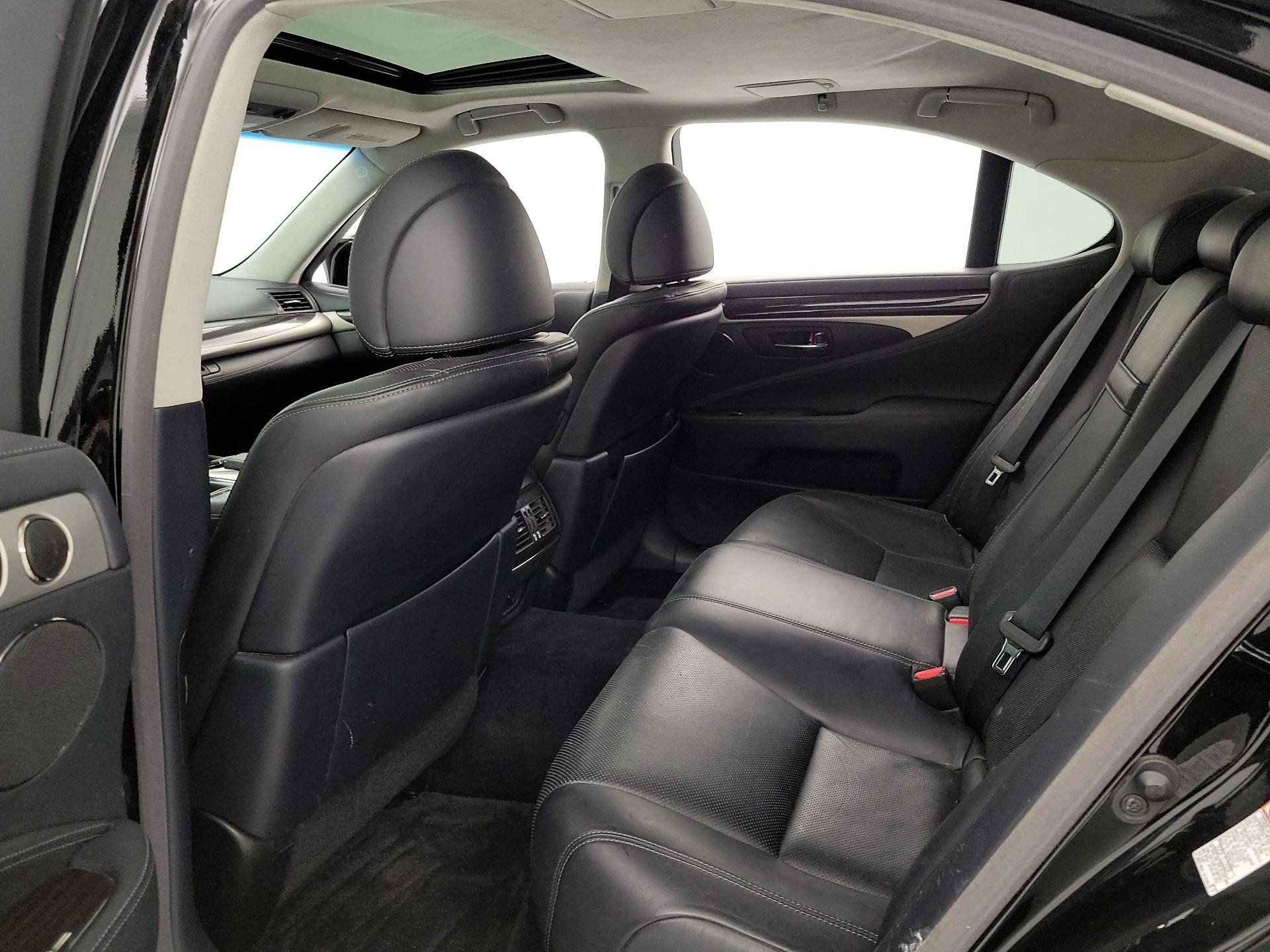 Thumbnail: 2015 Lexus LS - 20