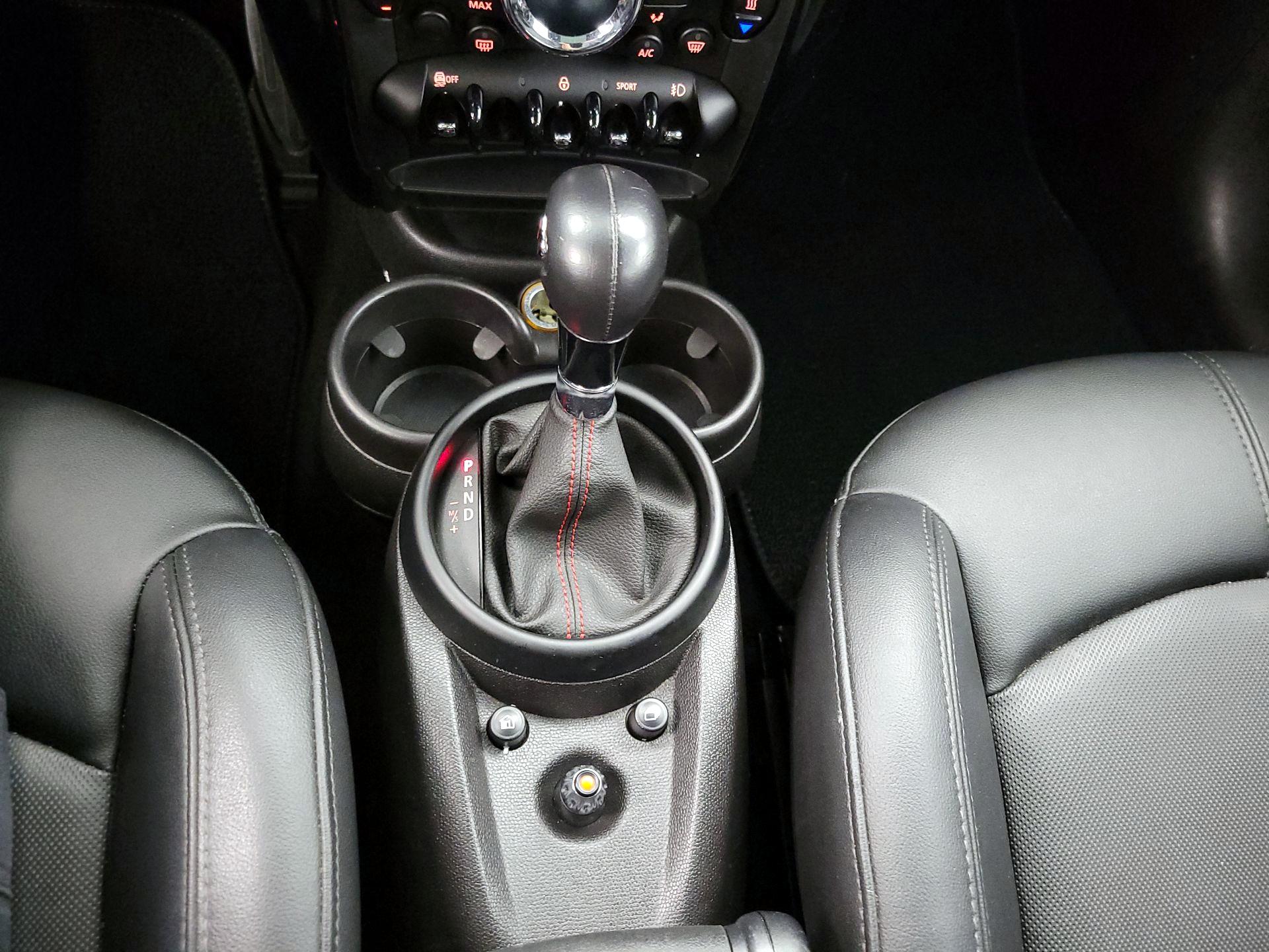 Thumbnail: 2016 MINI Cooper Countryman - 16