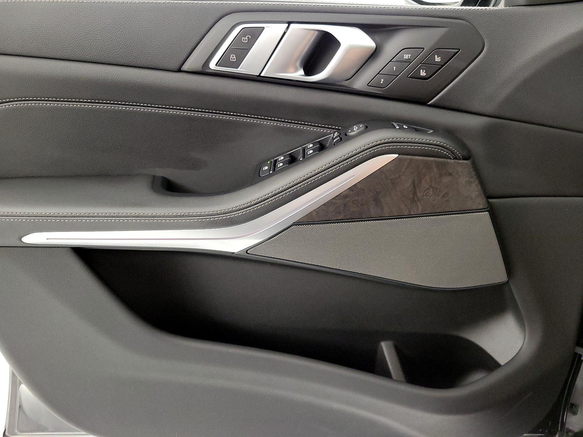 Thumbnail: 2021 BMW X5 - 12