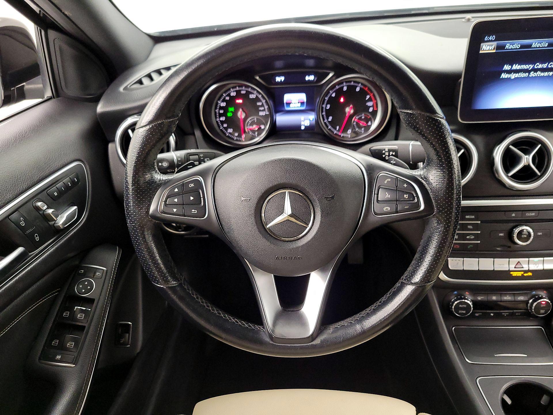 Thumbnail: 2019 Mercedes-Benz GLA - 10