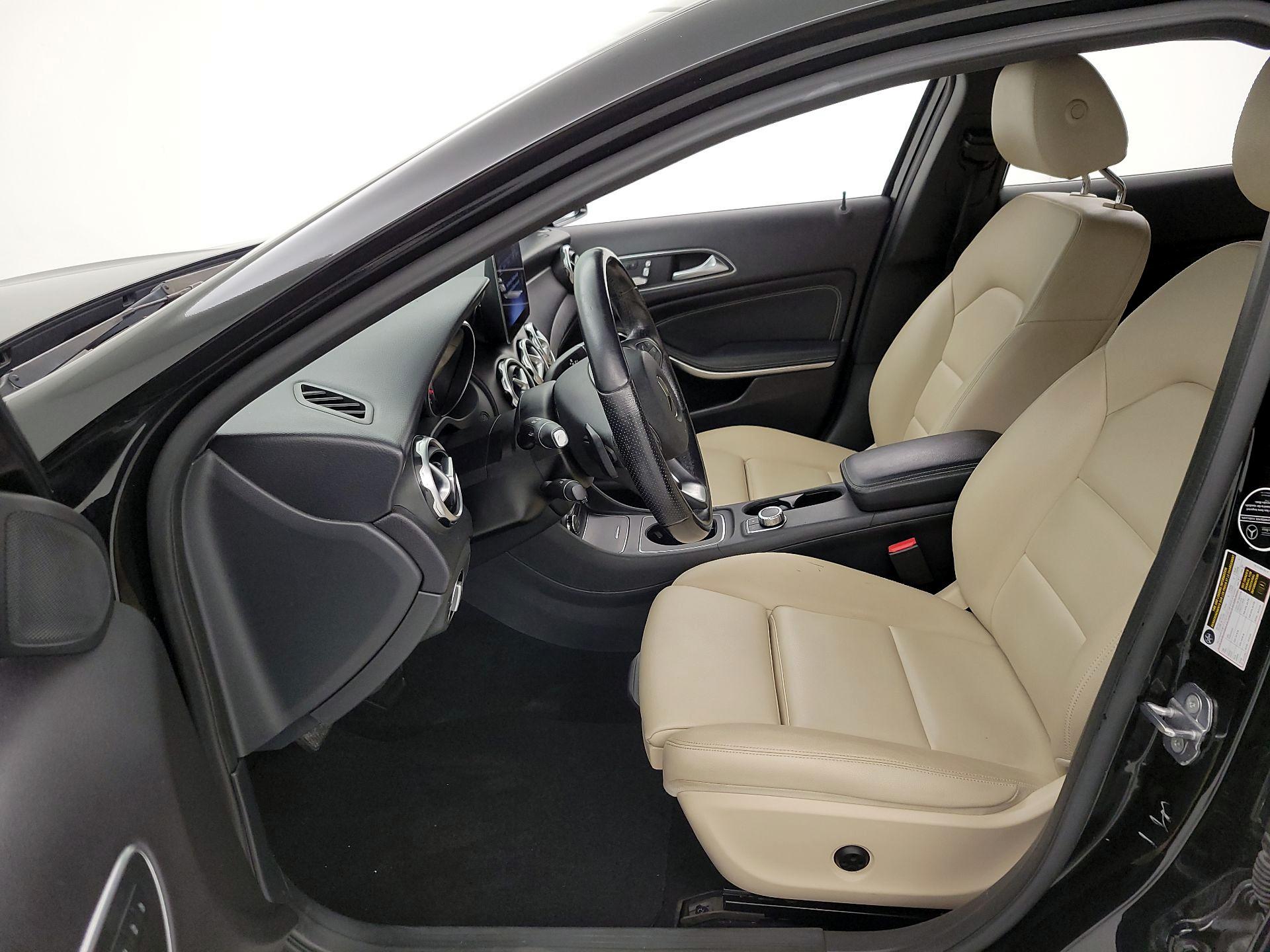 Thumbnail: 2019 Mercedes-Benz GLA - 11