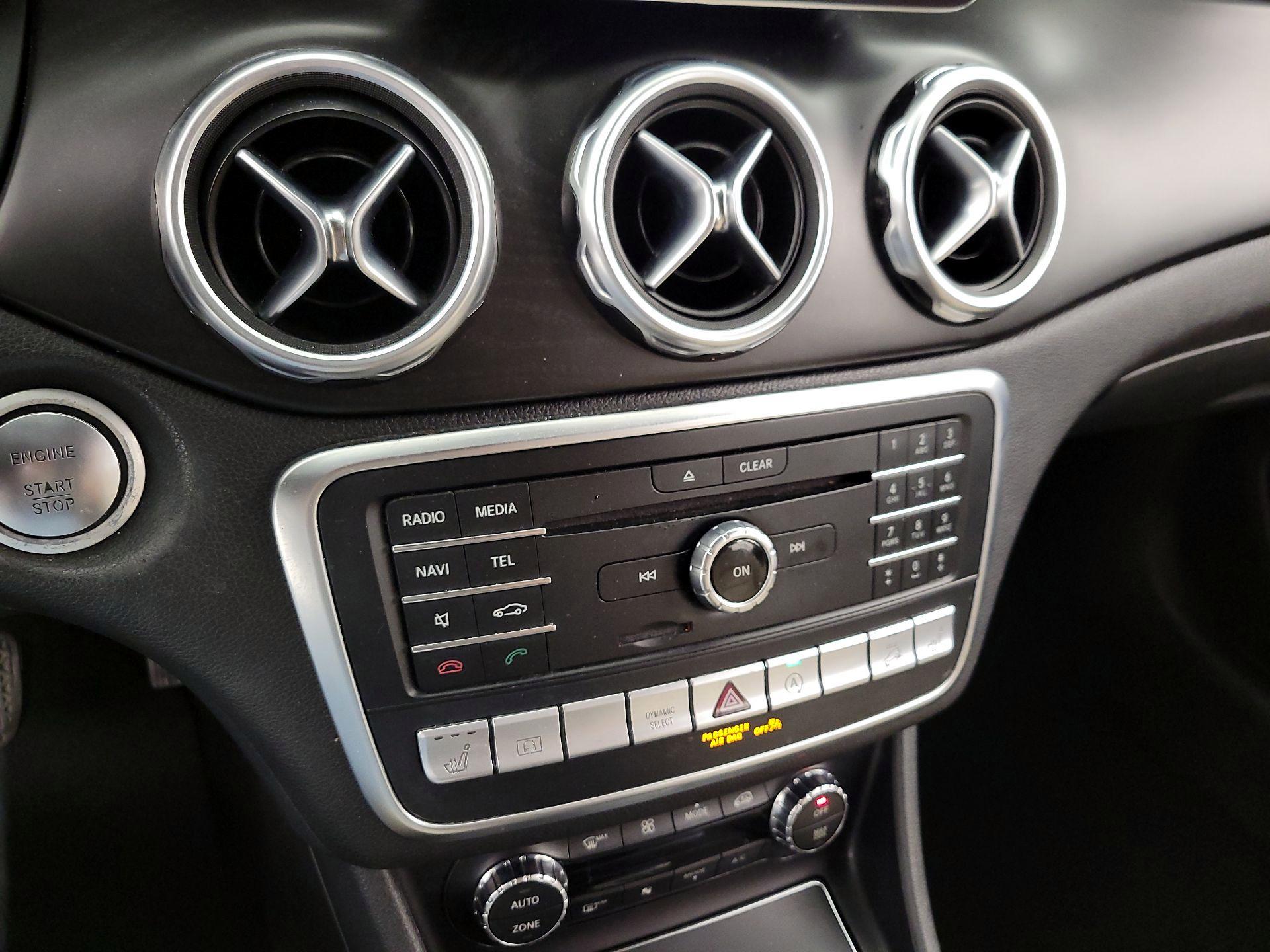 Thumbnail: 2019 Mercedes-Benz GLA - 16