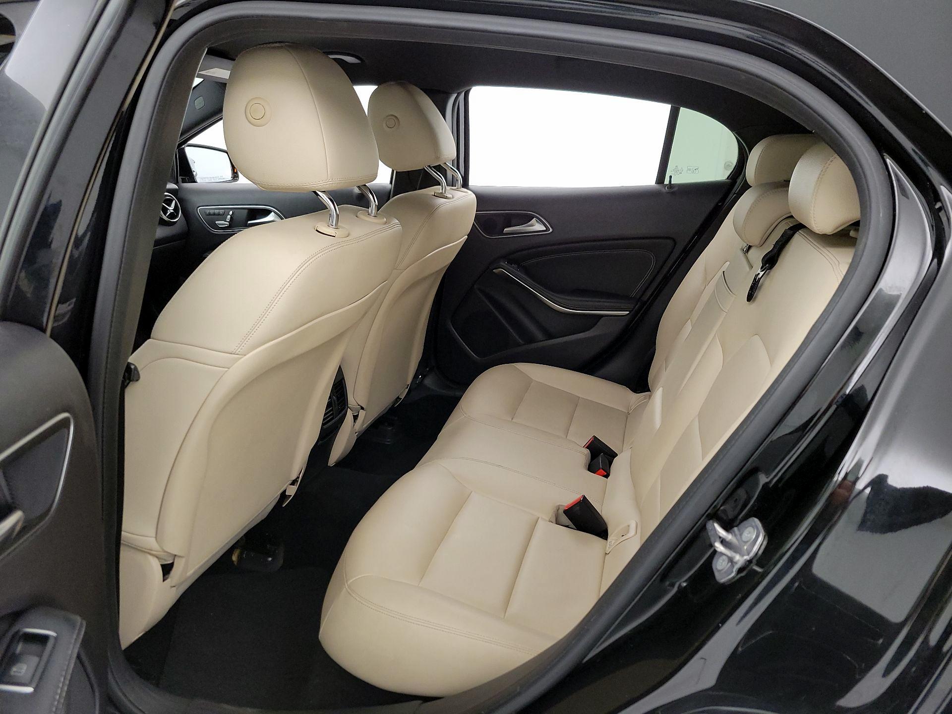 Thumbnail: 2019 Mercedes-Benz GLA - 18