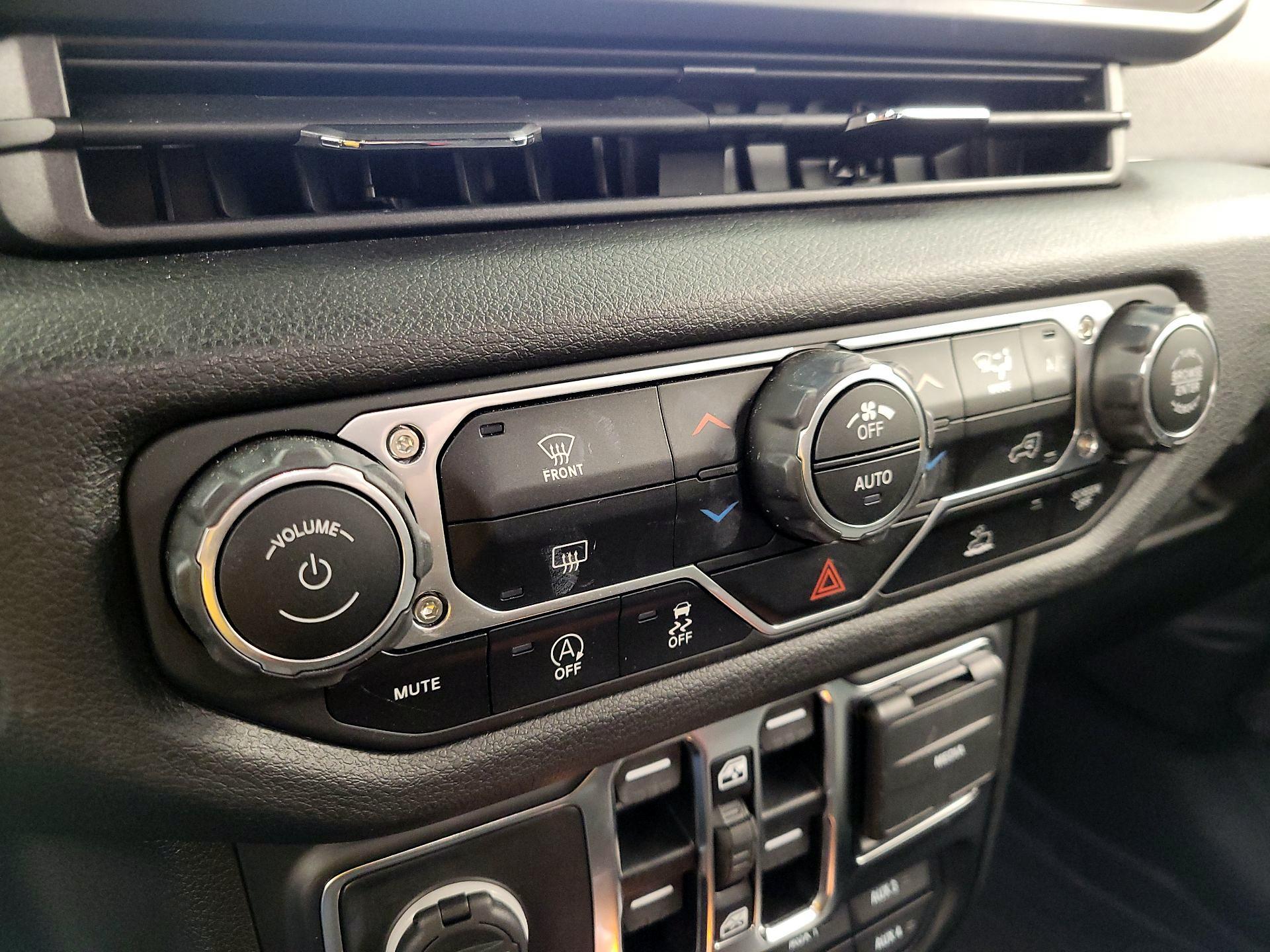 Thumbnail: 2024 Jeep Gladiator - 16