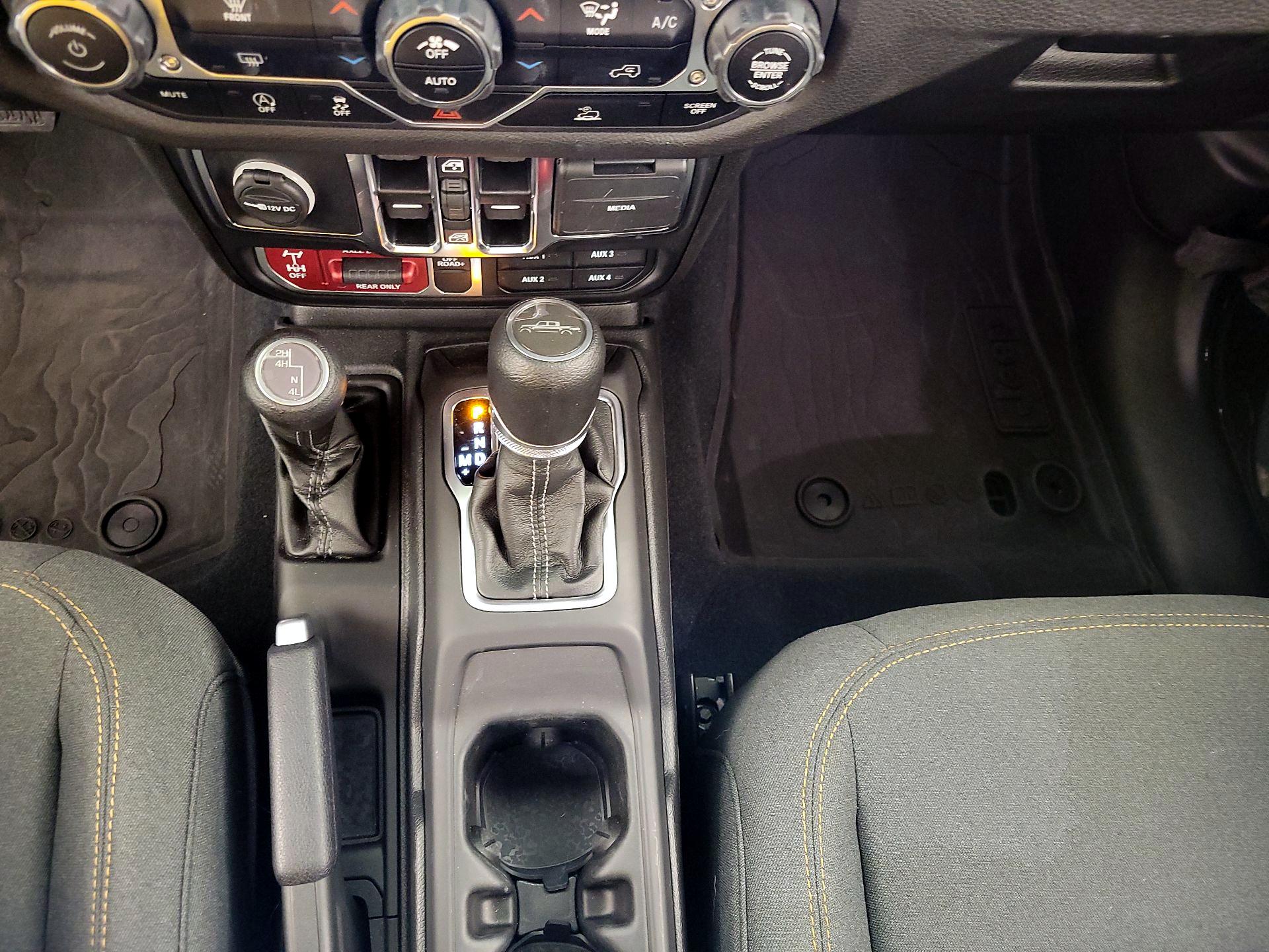 Thumbnail: 2024 Jeep Gladiator - 17