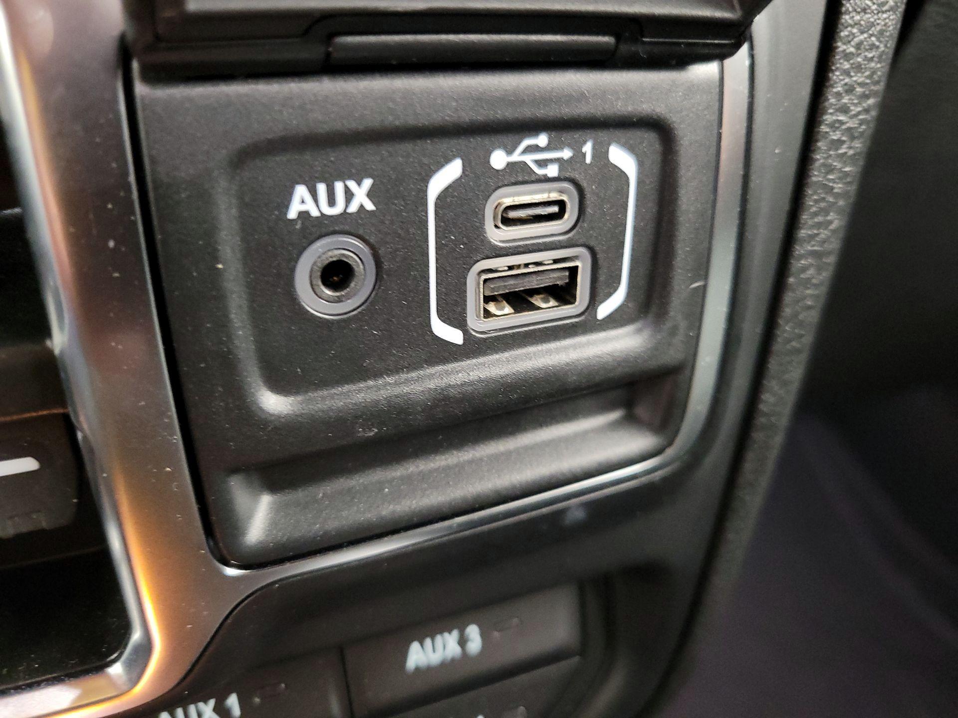 Thumbnail: 2024 Jeep Gladiator - 18