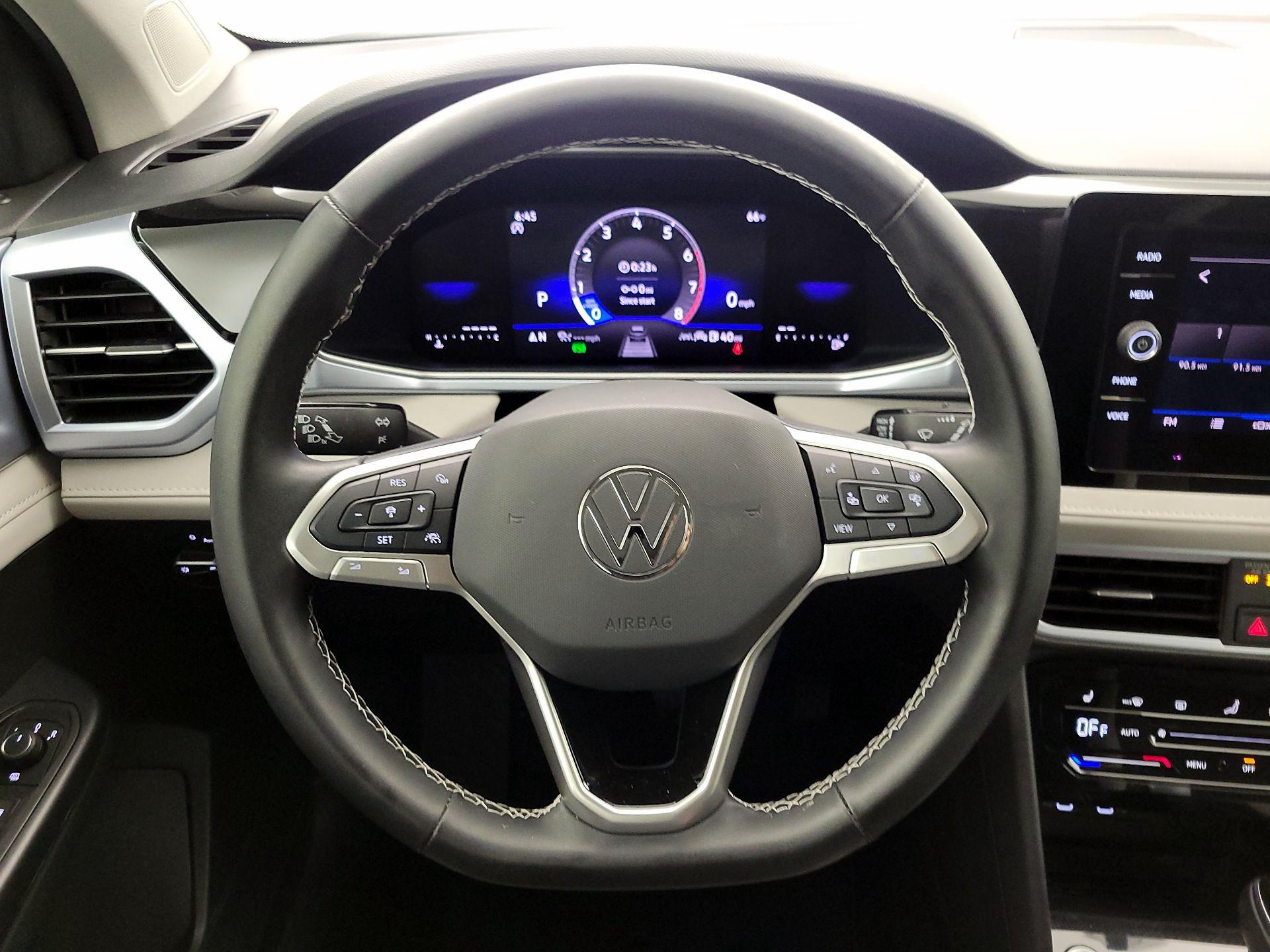 Thumbnail: 2025 Volkswagen Taos - 10