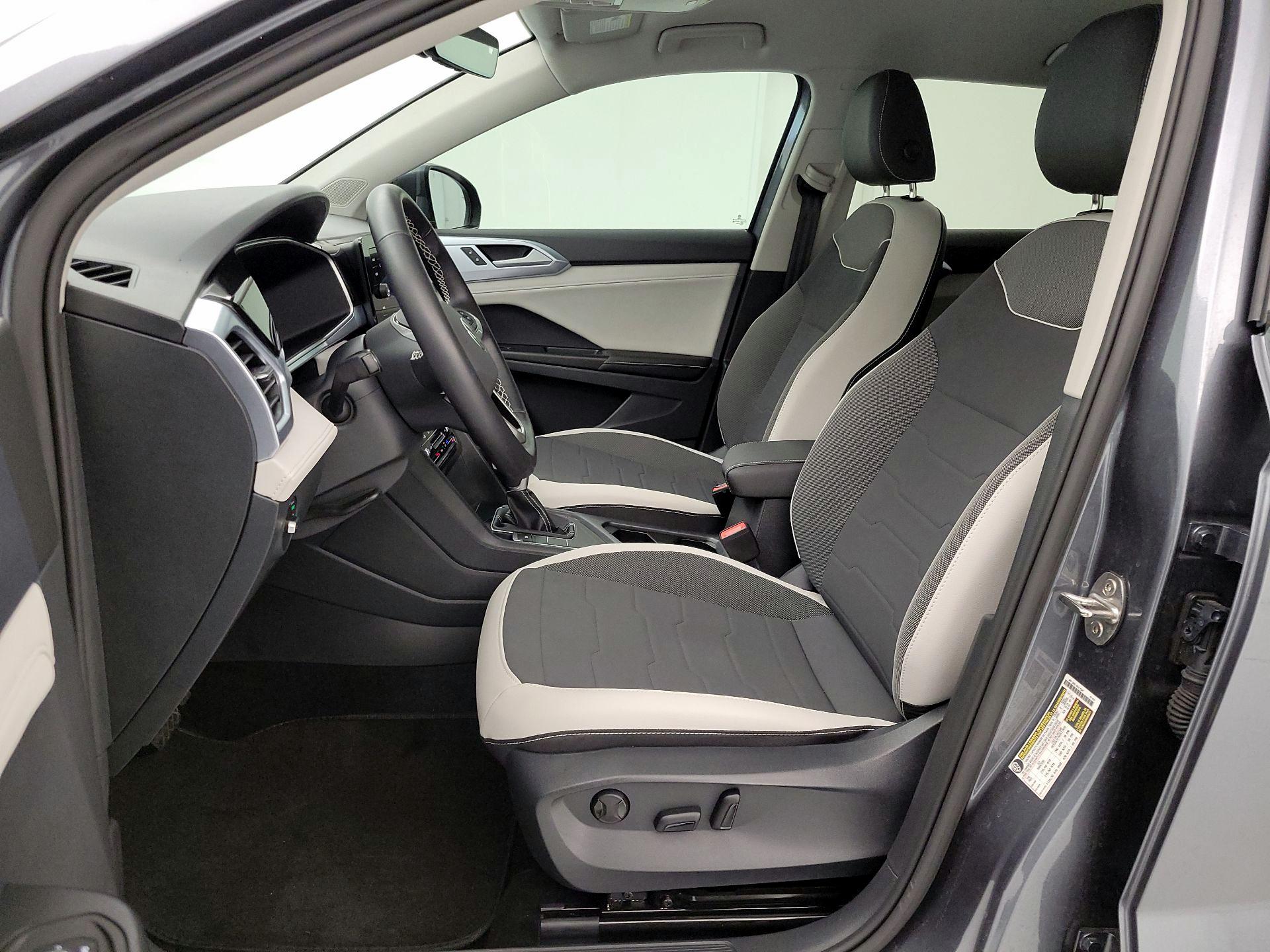 Thumbnail: 2025 Volkswagen Taos - 11