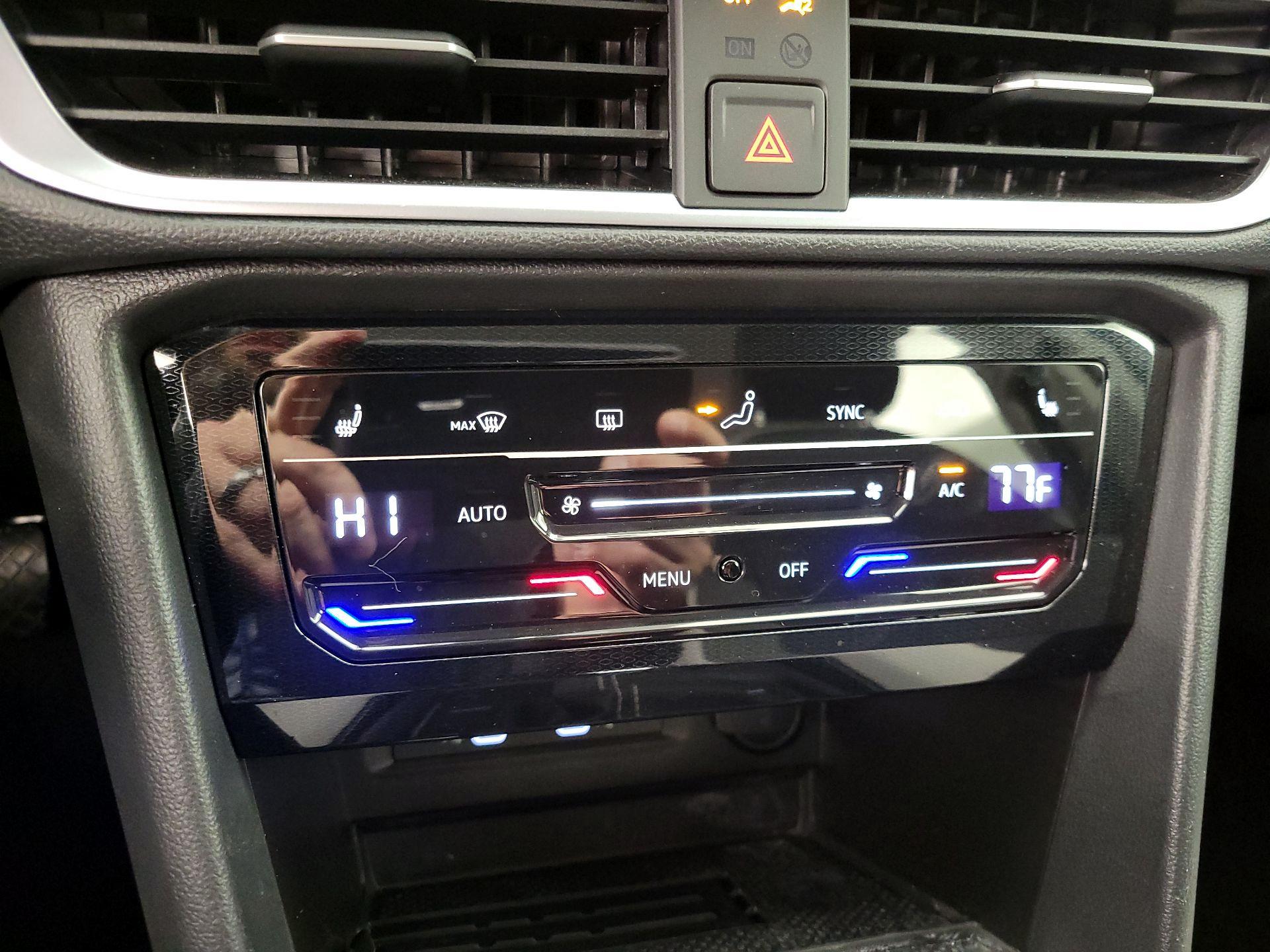 Thumbnail: 2025 Volkswagen Taos - 16