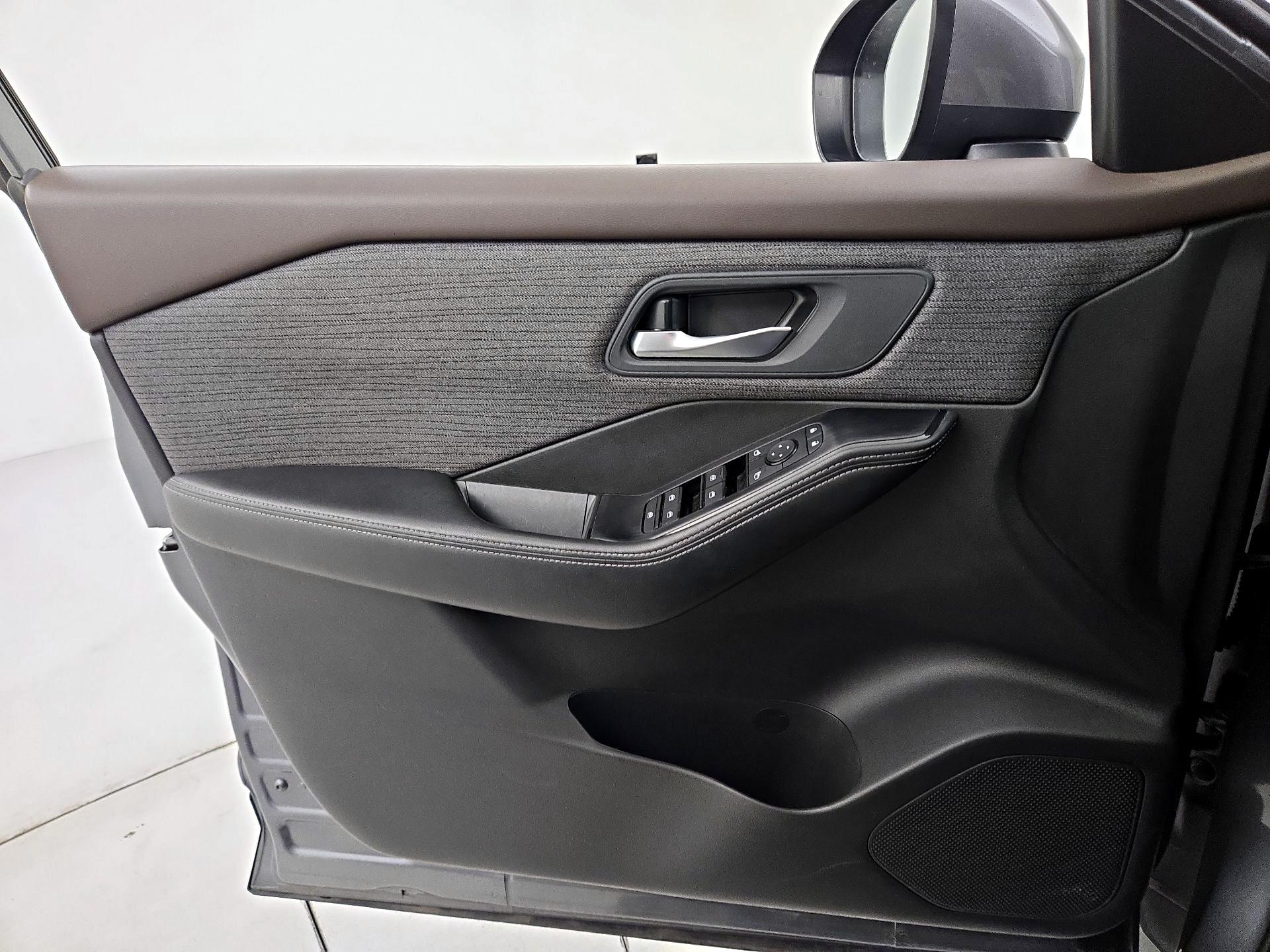 Thumbnail: 2023 Nissan Rogue - 12