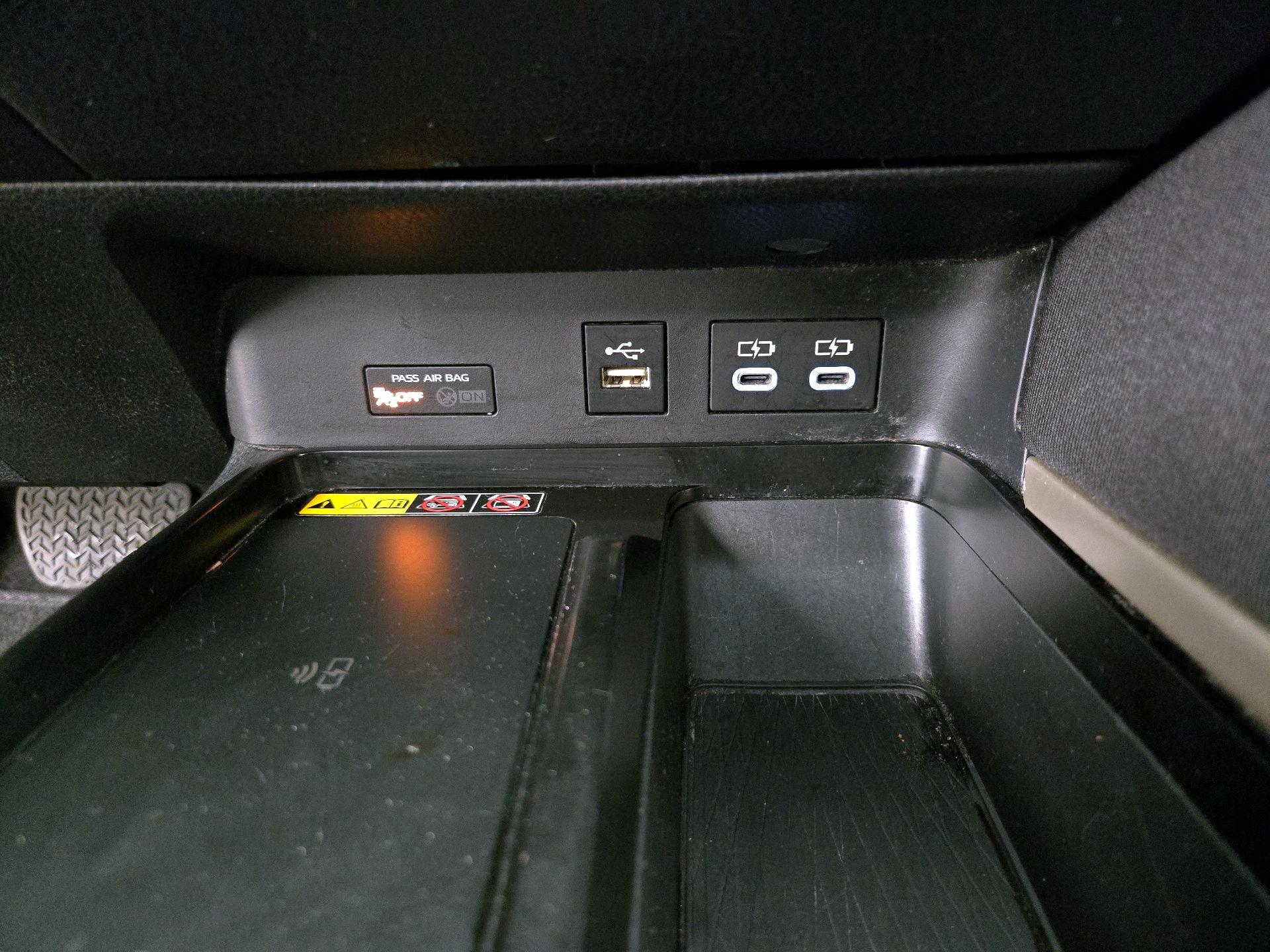 Thumbnail: 2025 Toyota Camry - 18