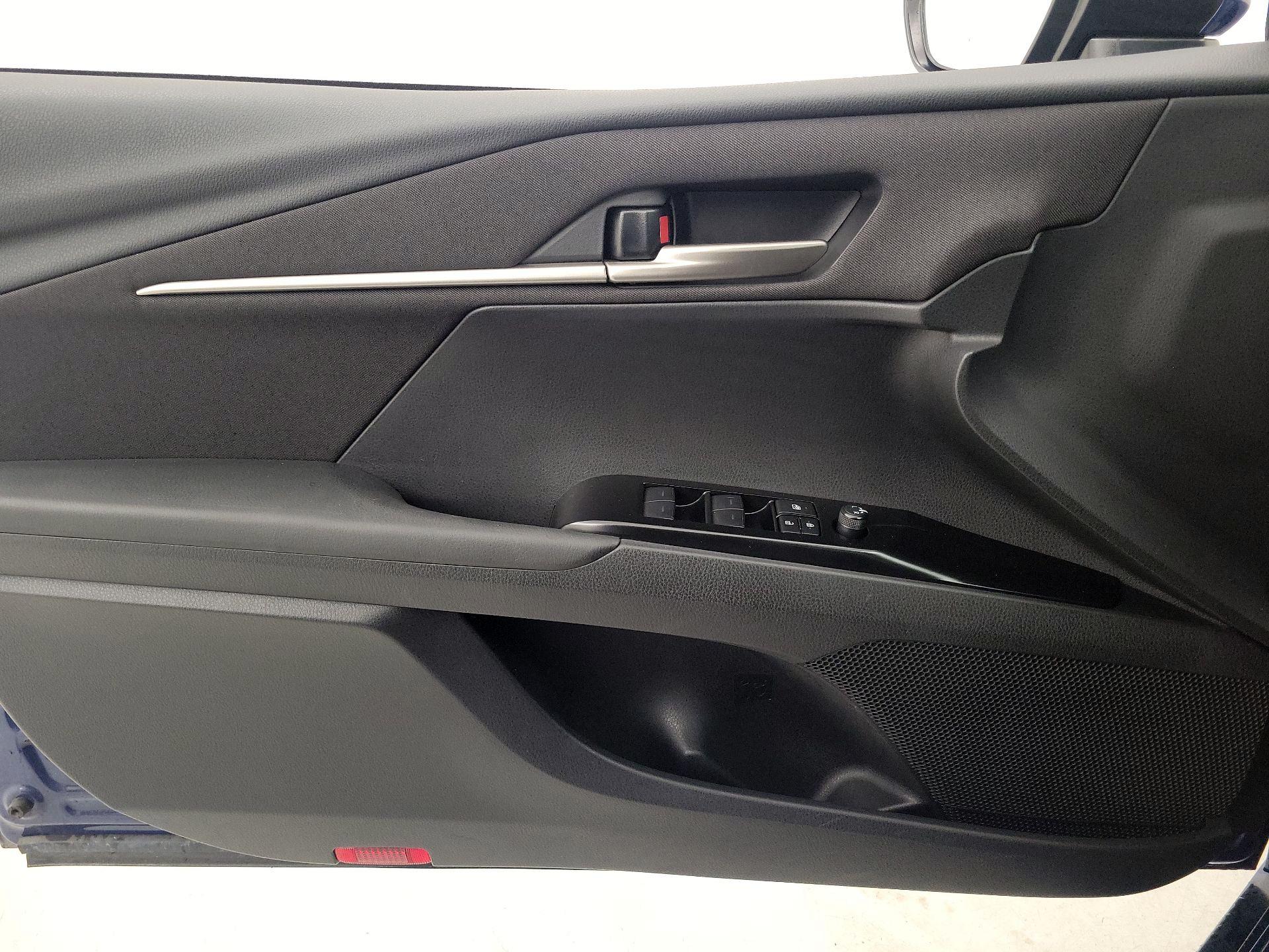 Thumbnail: 2025 Toyota Camry - 12