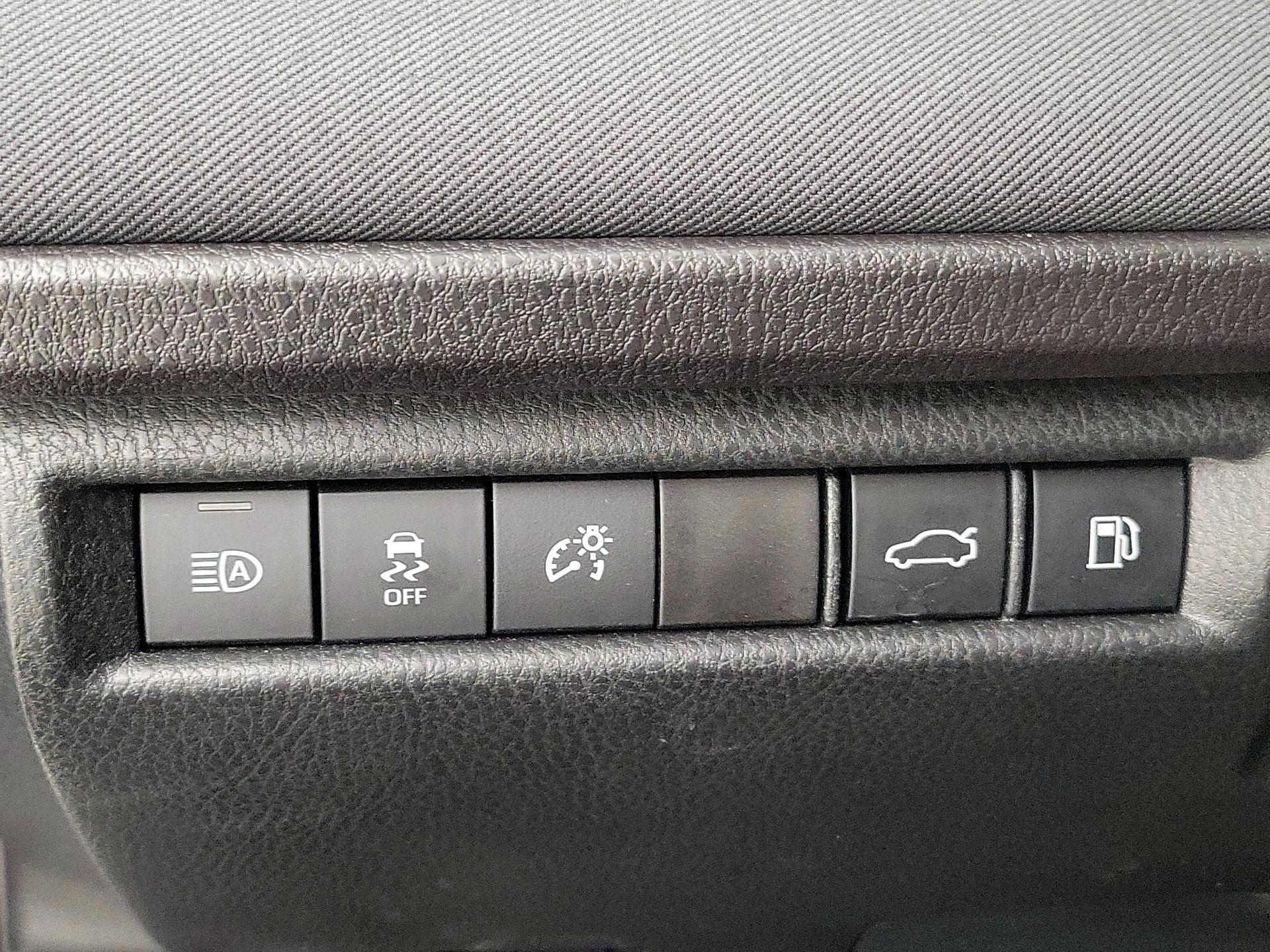 Thumbnail: 2025 Toyota Camry - 13