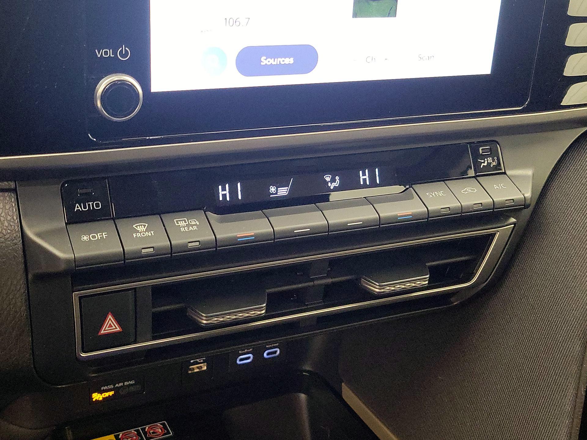 Thumbnail: 2025 Toyota Camry - 16