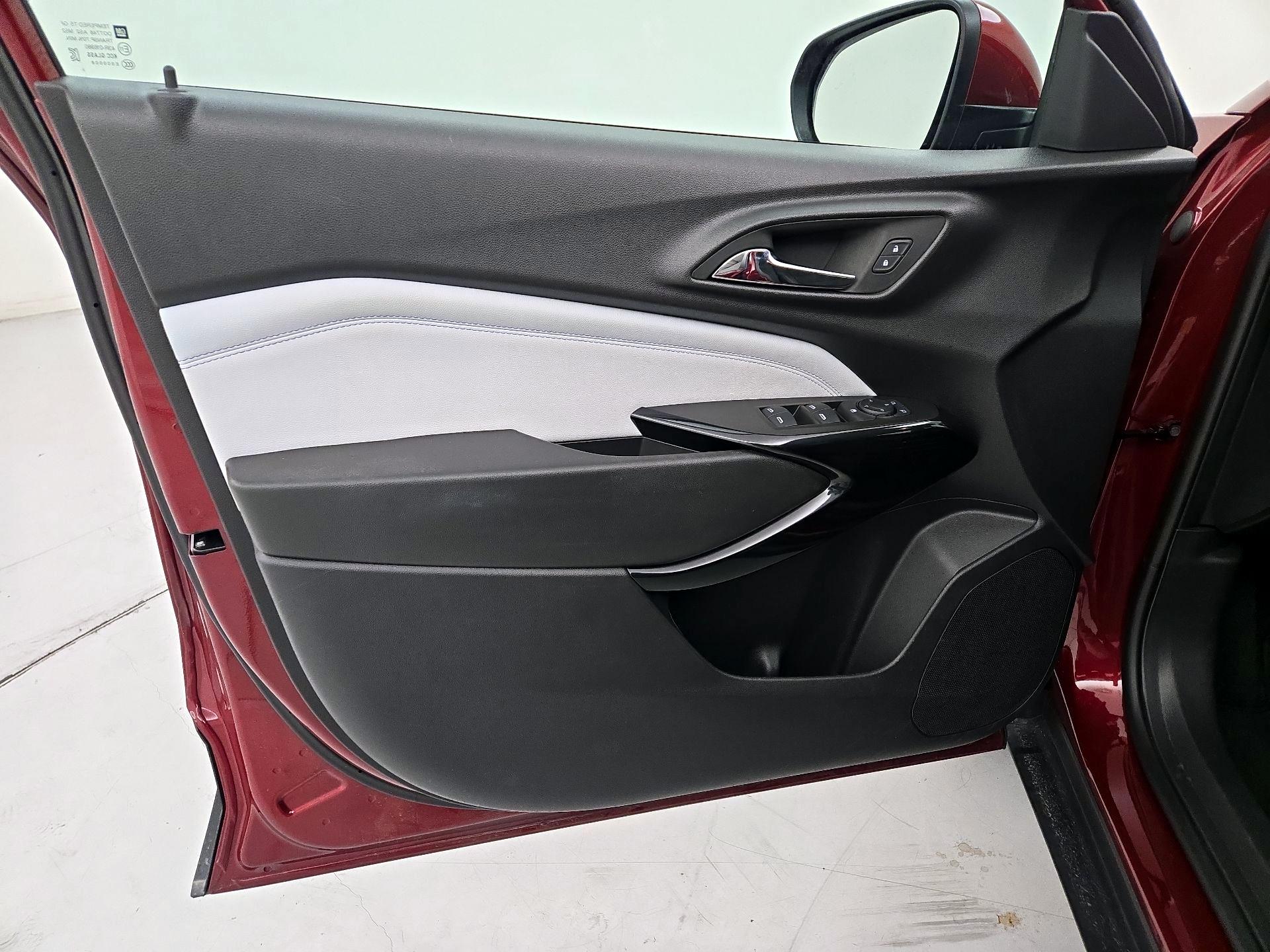 Thumbnail: 2025 Chevrolet Trax - 12