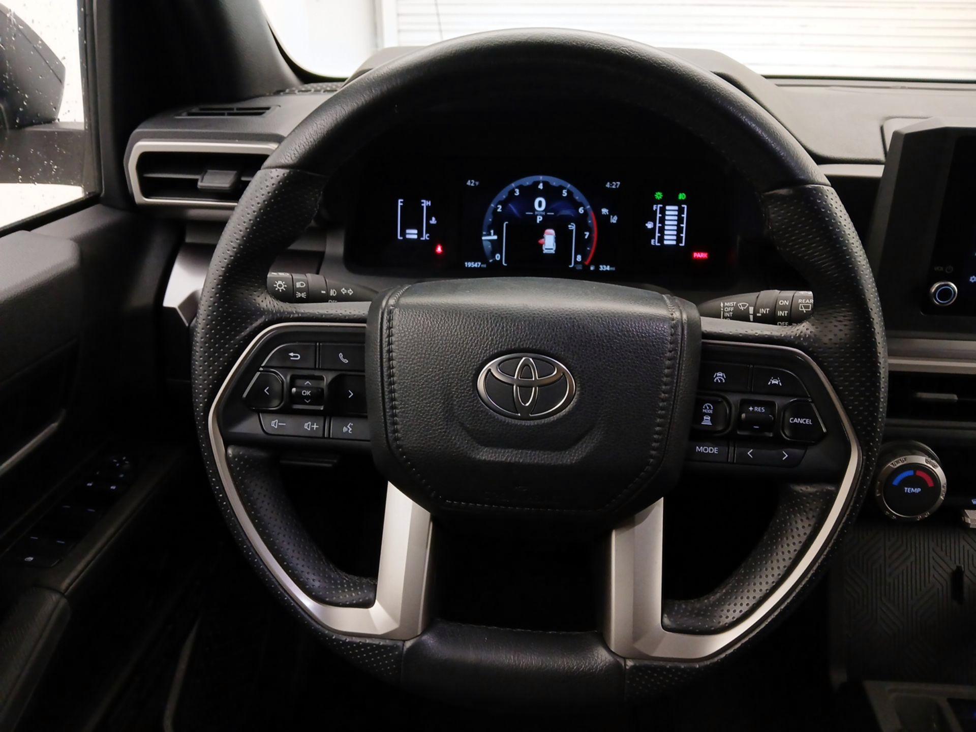 Thumbnail: 2025 Toyota 4Runner - 10