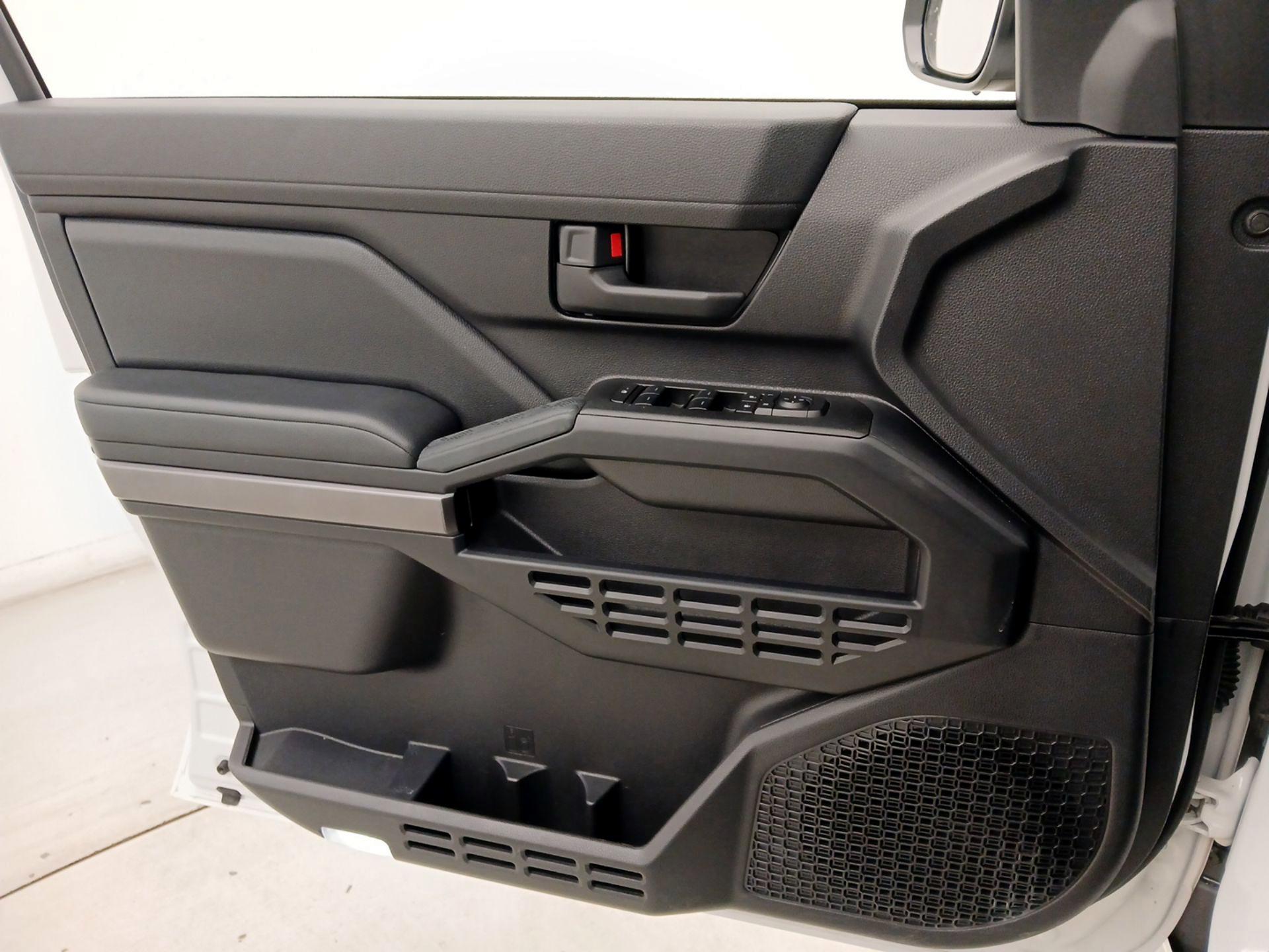 Thumbnail: 2025 Toyota 4Runner - 12