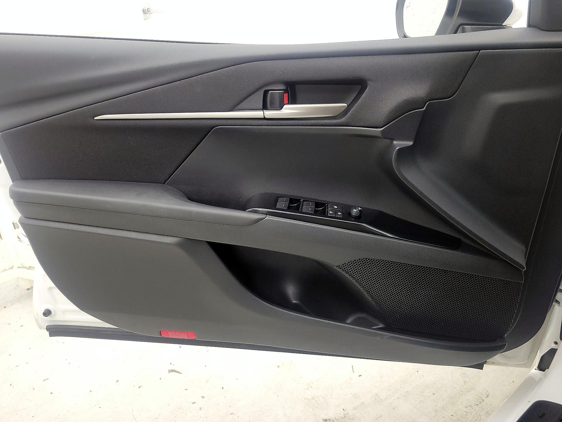 Thumbnail: 2025 Toyota Camry - 12