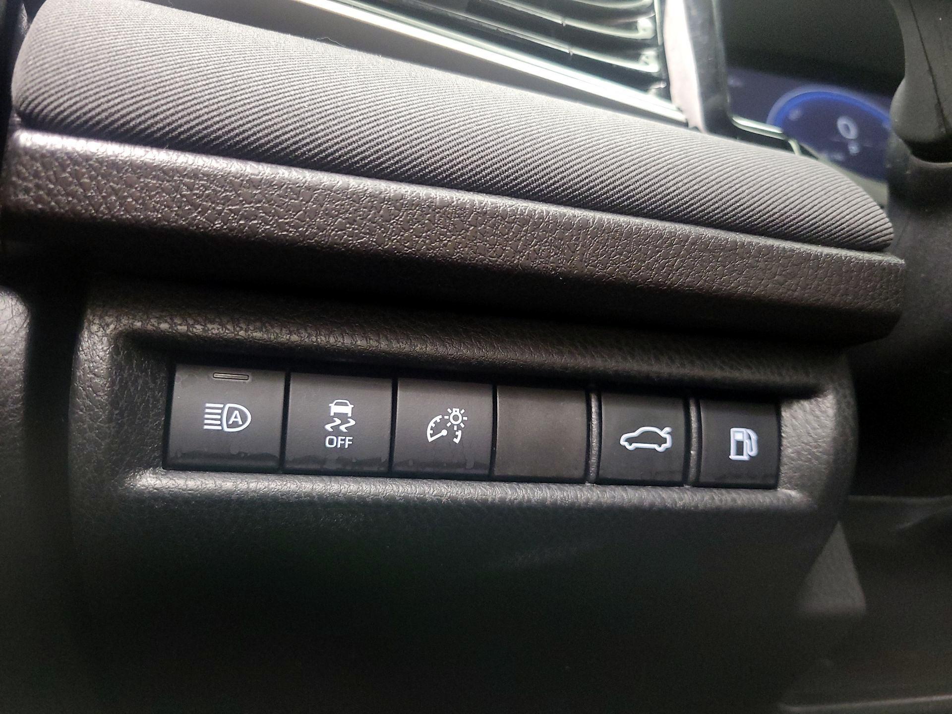 Thumbnail: 2025 Toyota Camry - 13