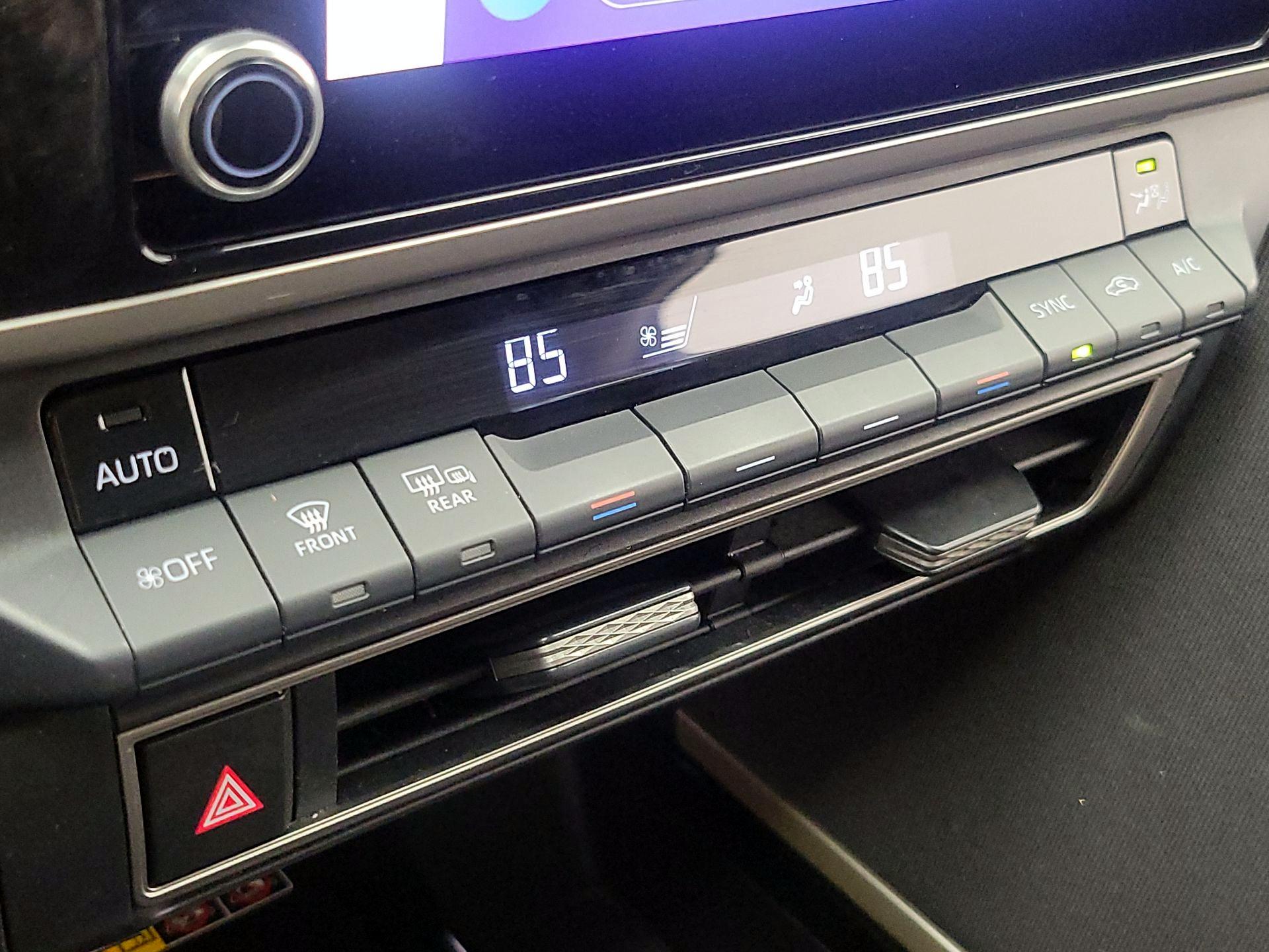 Thumbnail: 2025 Toyota Camry - 16