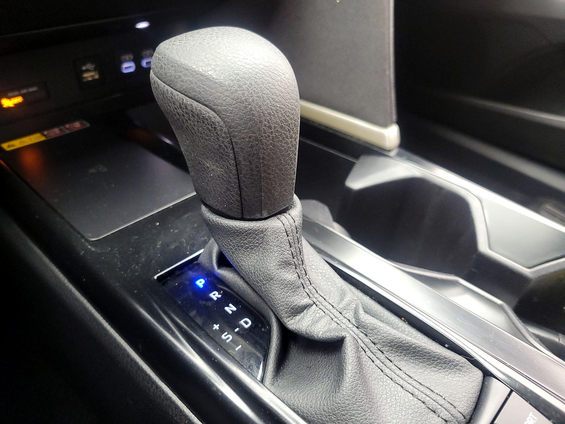 Thumbnail: 2025 Toyota Camry - 17