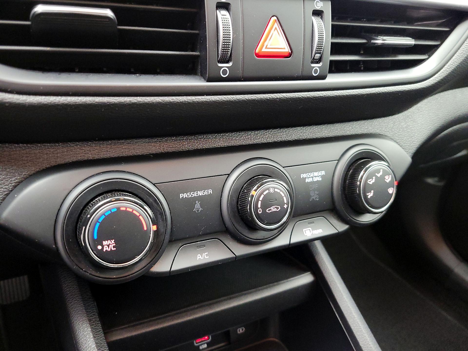 Thumbnail: 2024 Kia Forte - 16