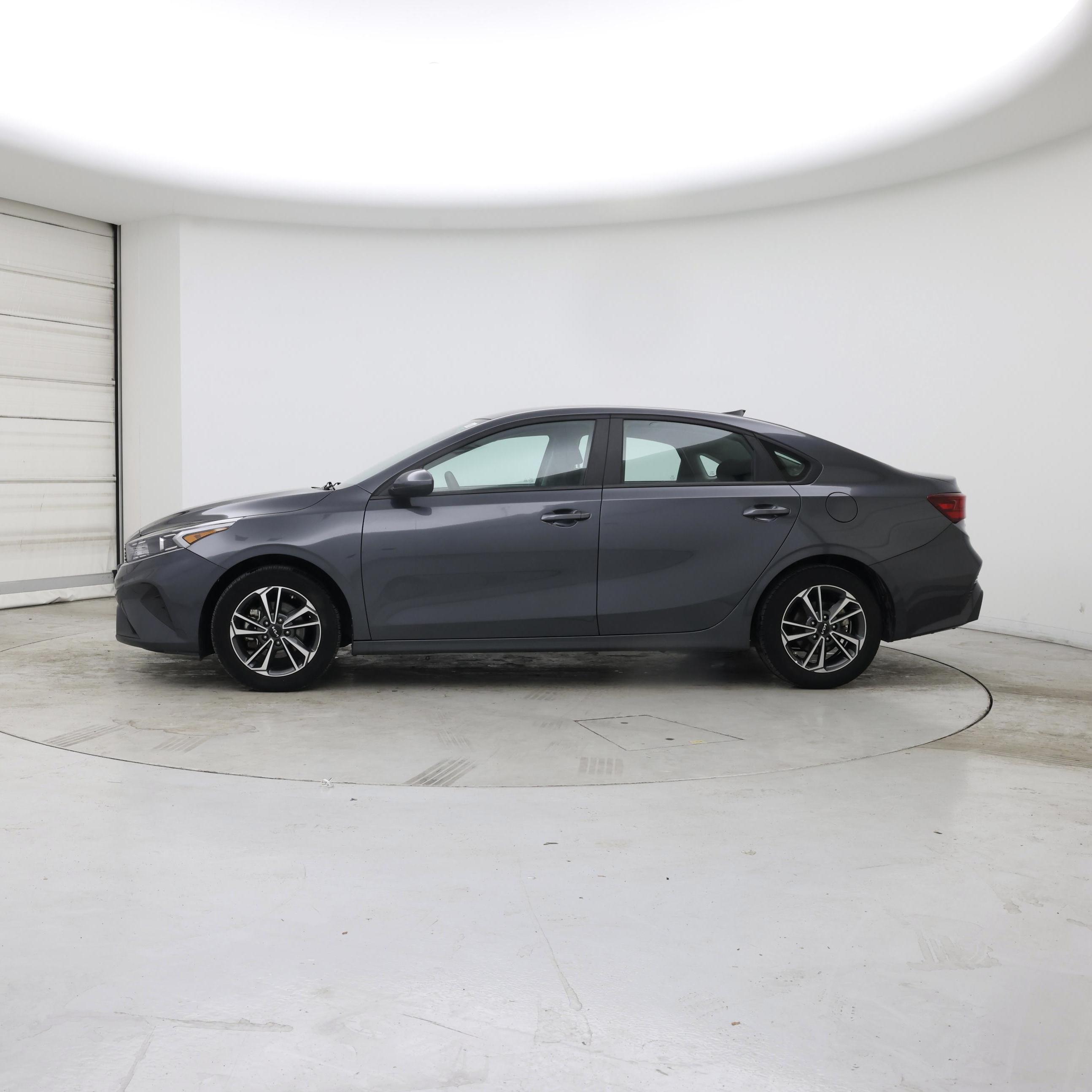 Thumbnail: 2024 Kia Forte - 3