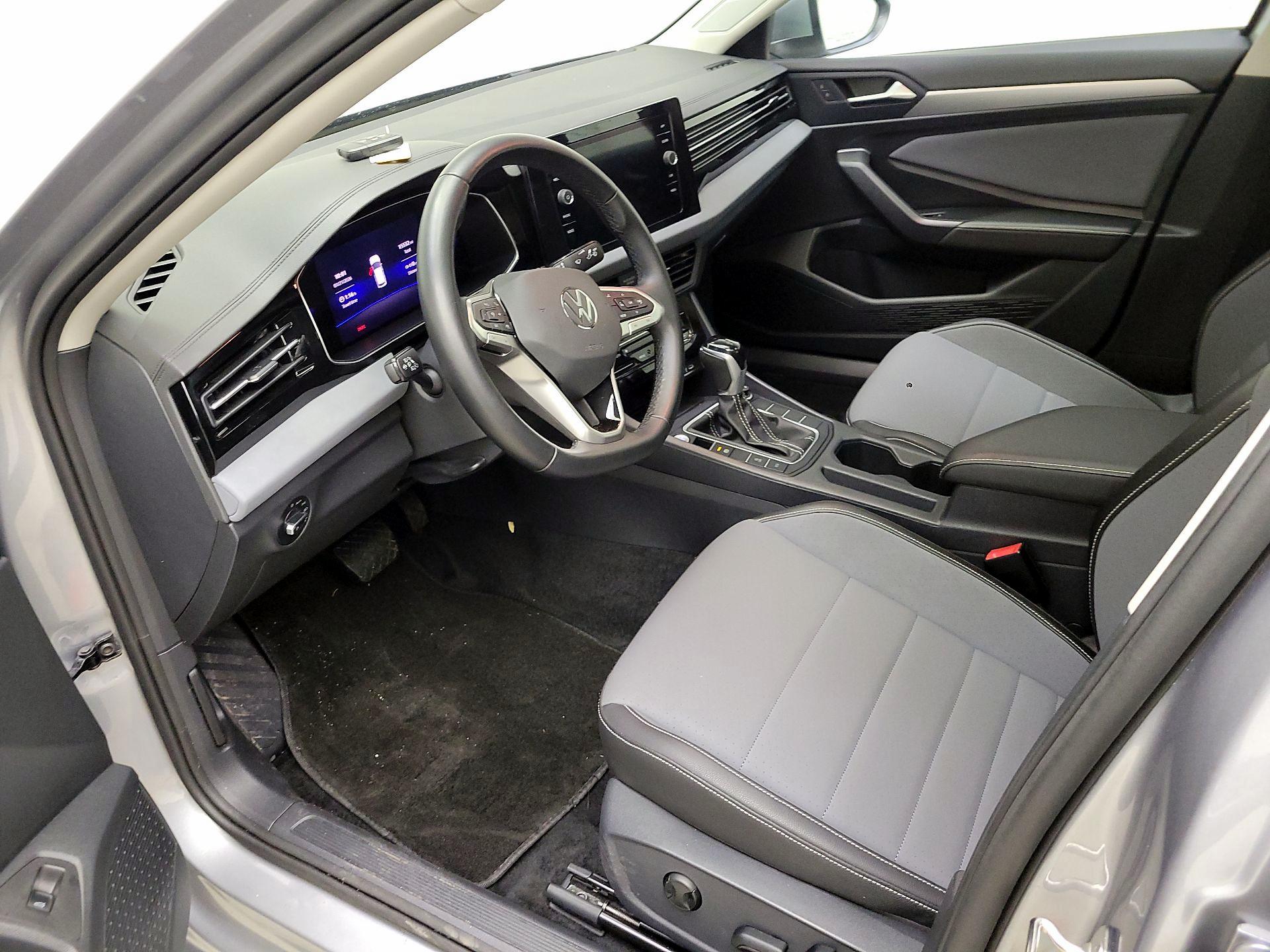 Thumbnail: 2025 Volkswagen Jetta - 11