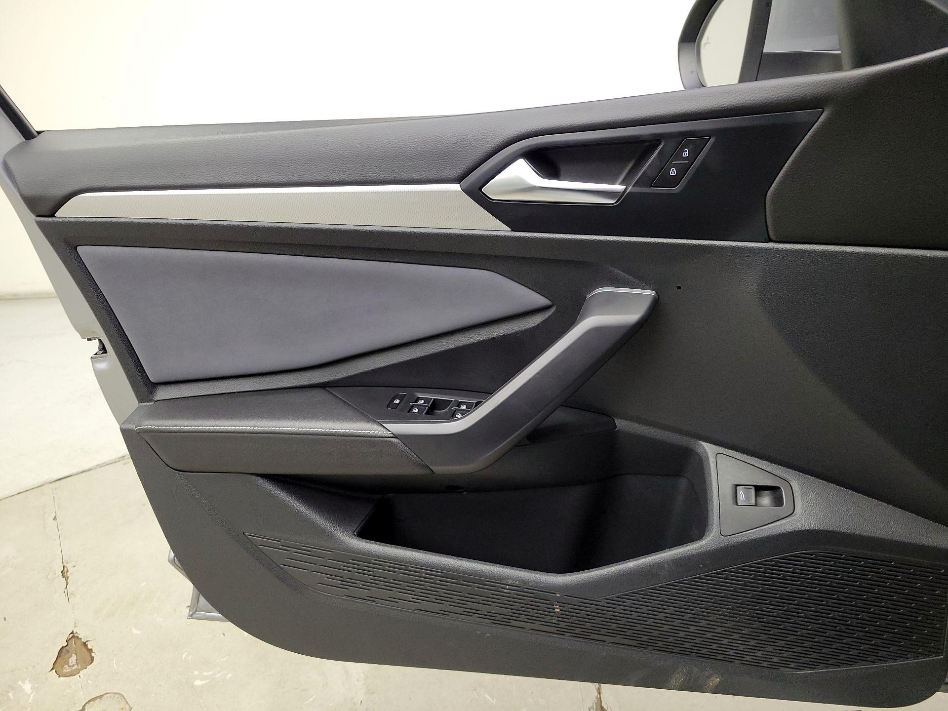 Thumbnail: 2025 Volkswagen Jetta - 12