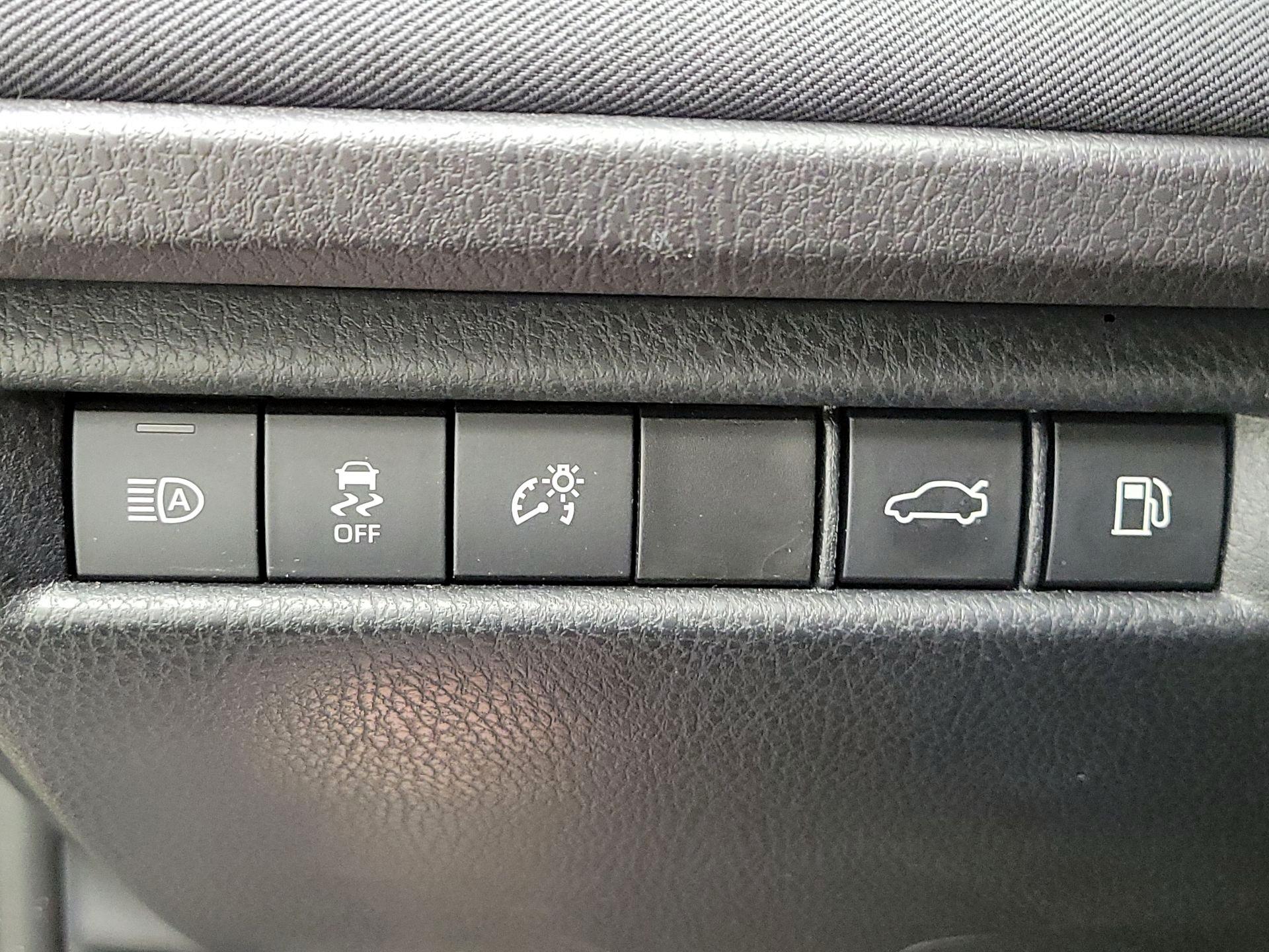 Thumbnail: 2025 Toyota Camry - 13