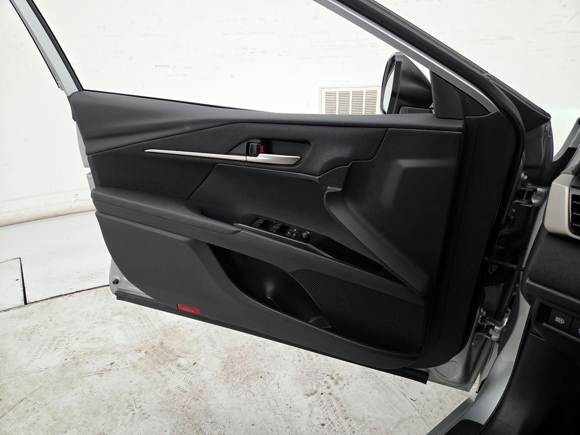 Thumbnail: 2025 Toyota Camry - 12