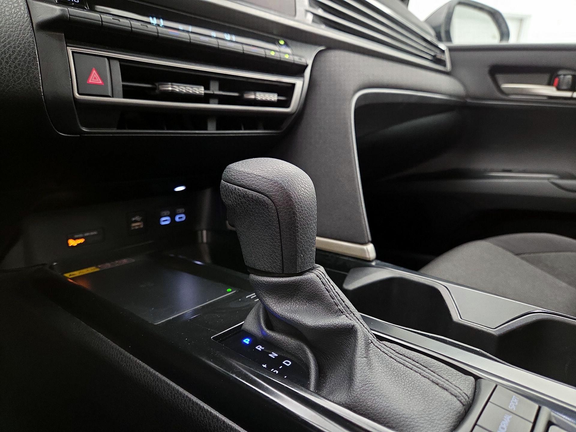 Thumbnail: 2025 Toyota Camry - 17