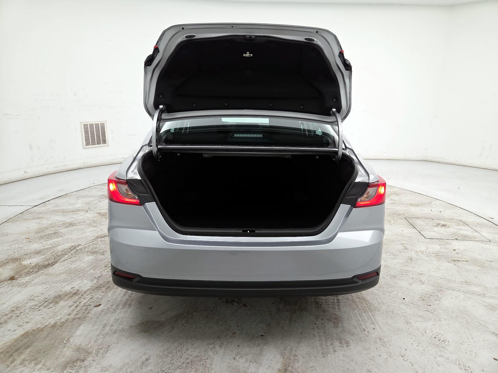 Thumbnail: 2025 Toyota Camry - 20