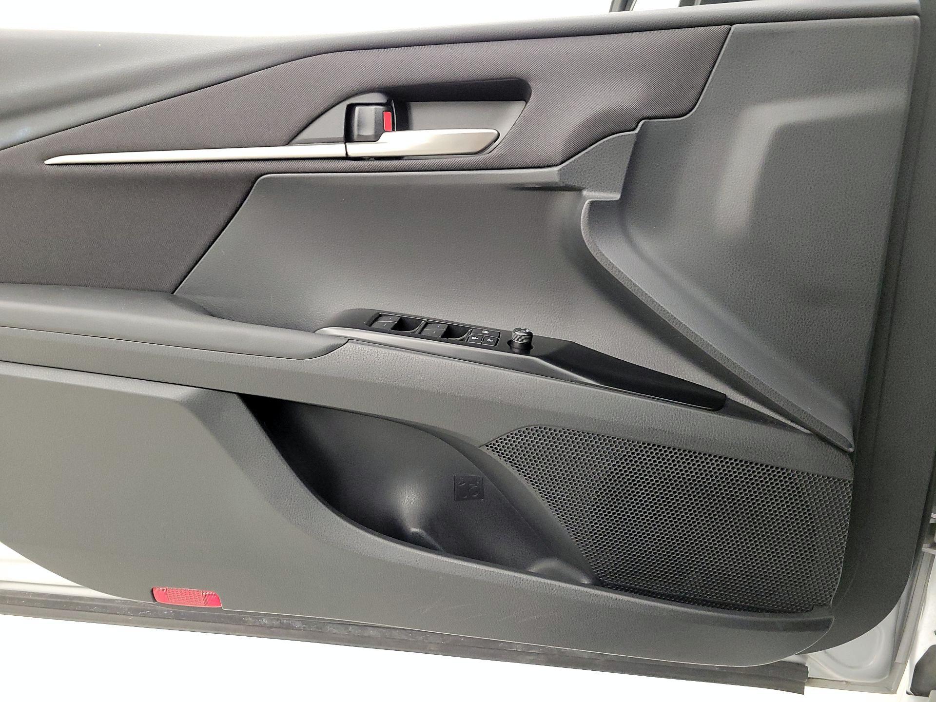 Thumbnail: 2025 Toyota Camry - 12