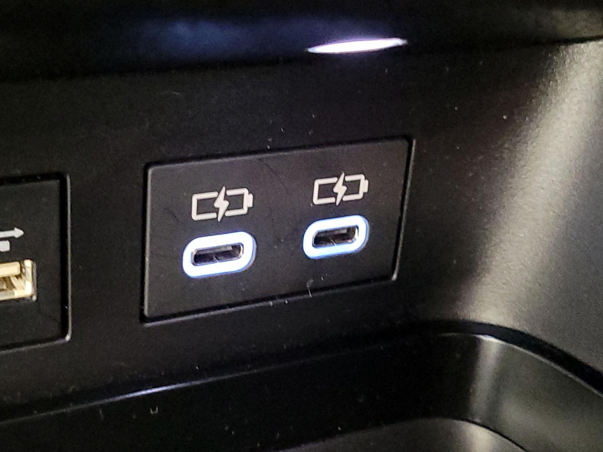 Thumbnail: 2025 Toyota Camry - 18