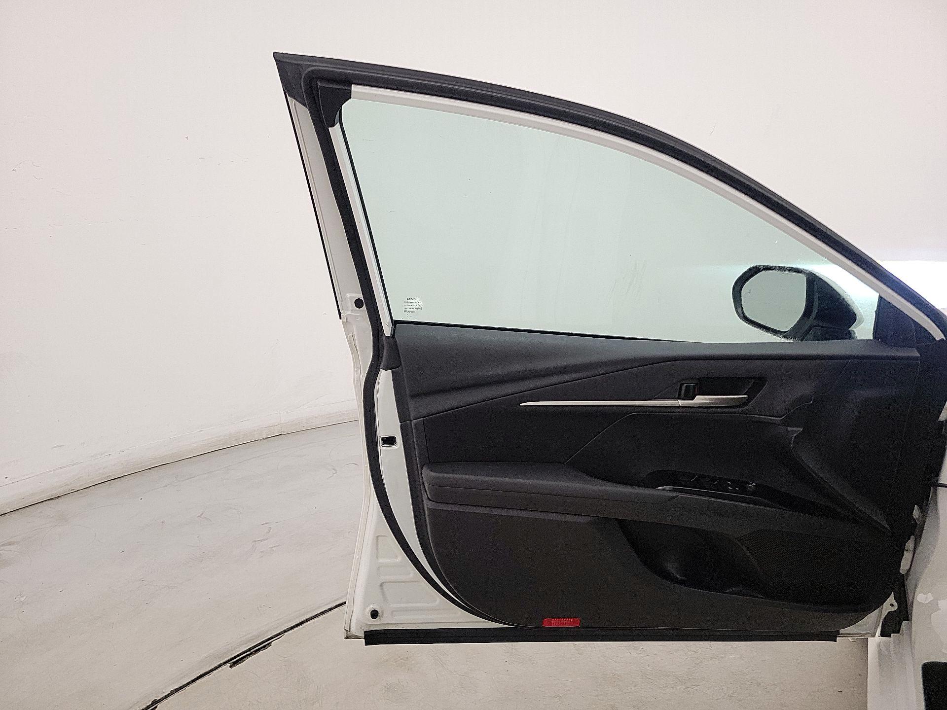 Thumbnail: 2025 Toyota Camry - 12