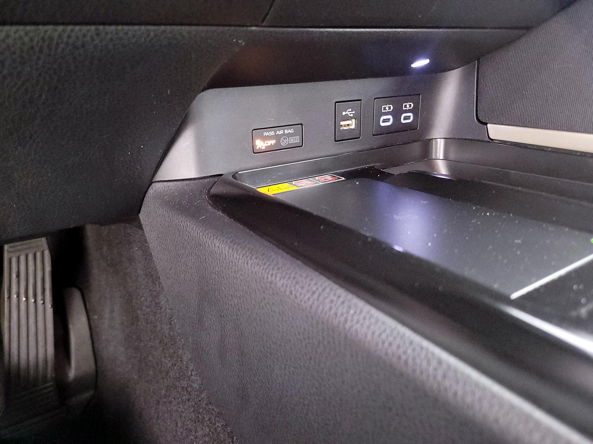 Thumbnail: 2025 Toyota Camry - 18