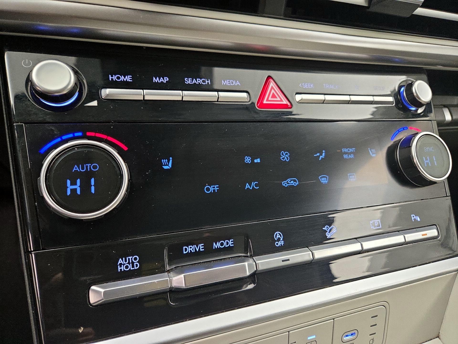 Thumbnail: 2024 Hyundai Santa Fe - 16