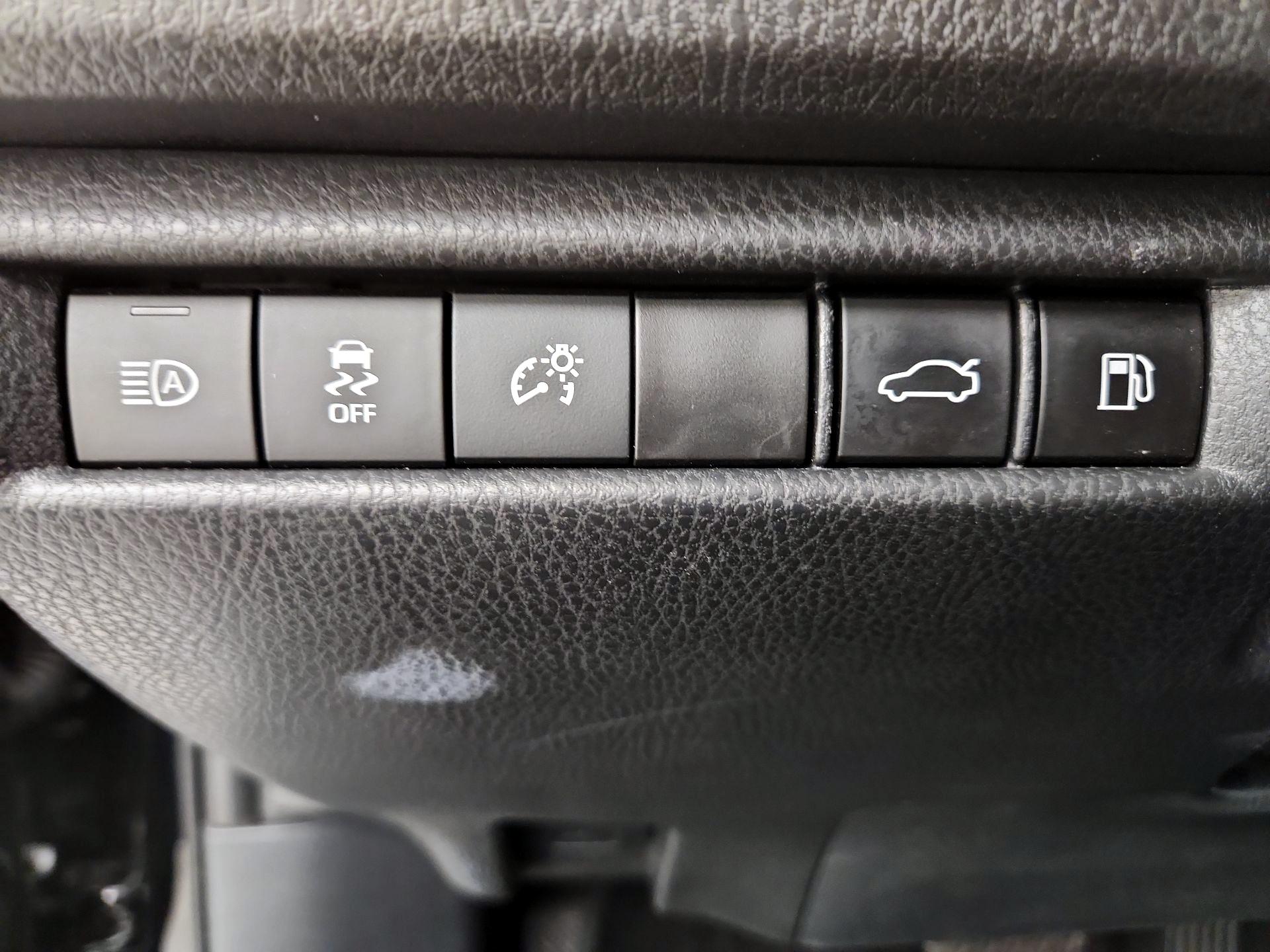 Thumbnail: 2025 Toyota Camry - 13