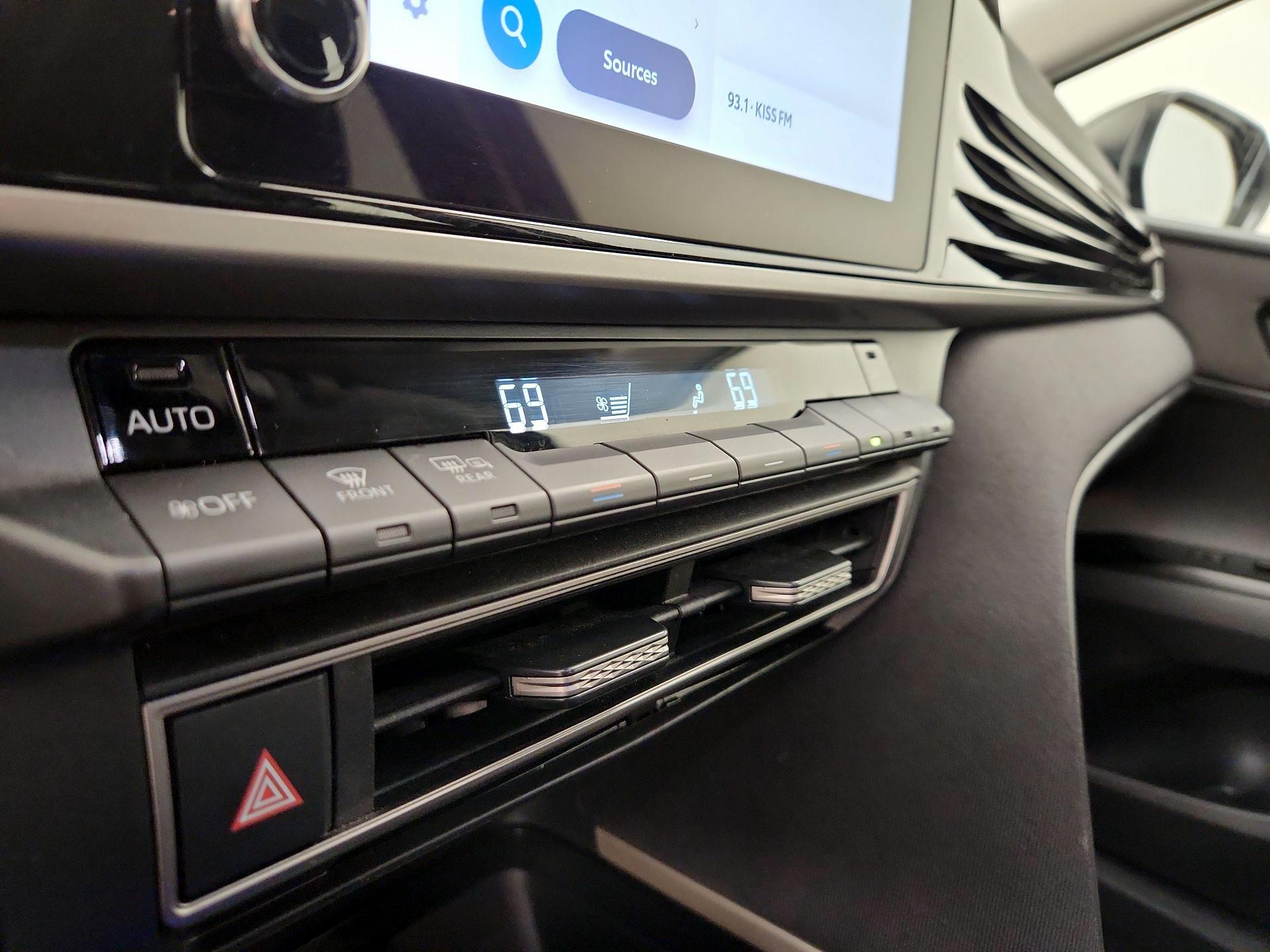 Thumbnail: 2025 Toyota Camry - 16