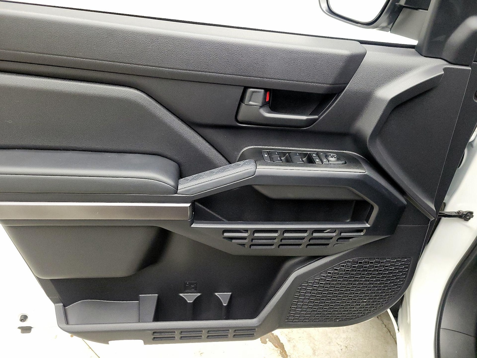 2025 Toyota 4Runner SR5 - Photo 13
