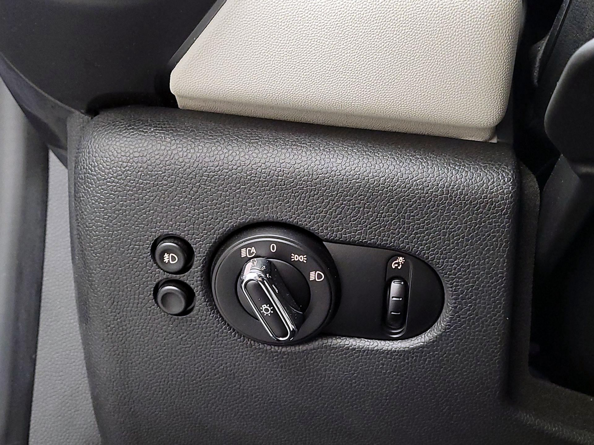 Thumbnail: 2020 MINI Cooper Hardtop - 13